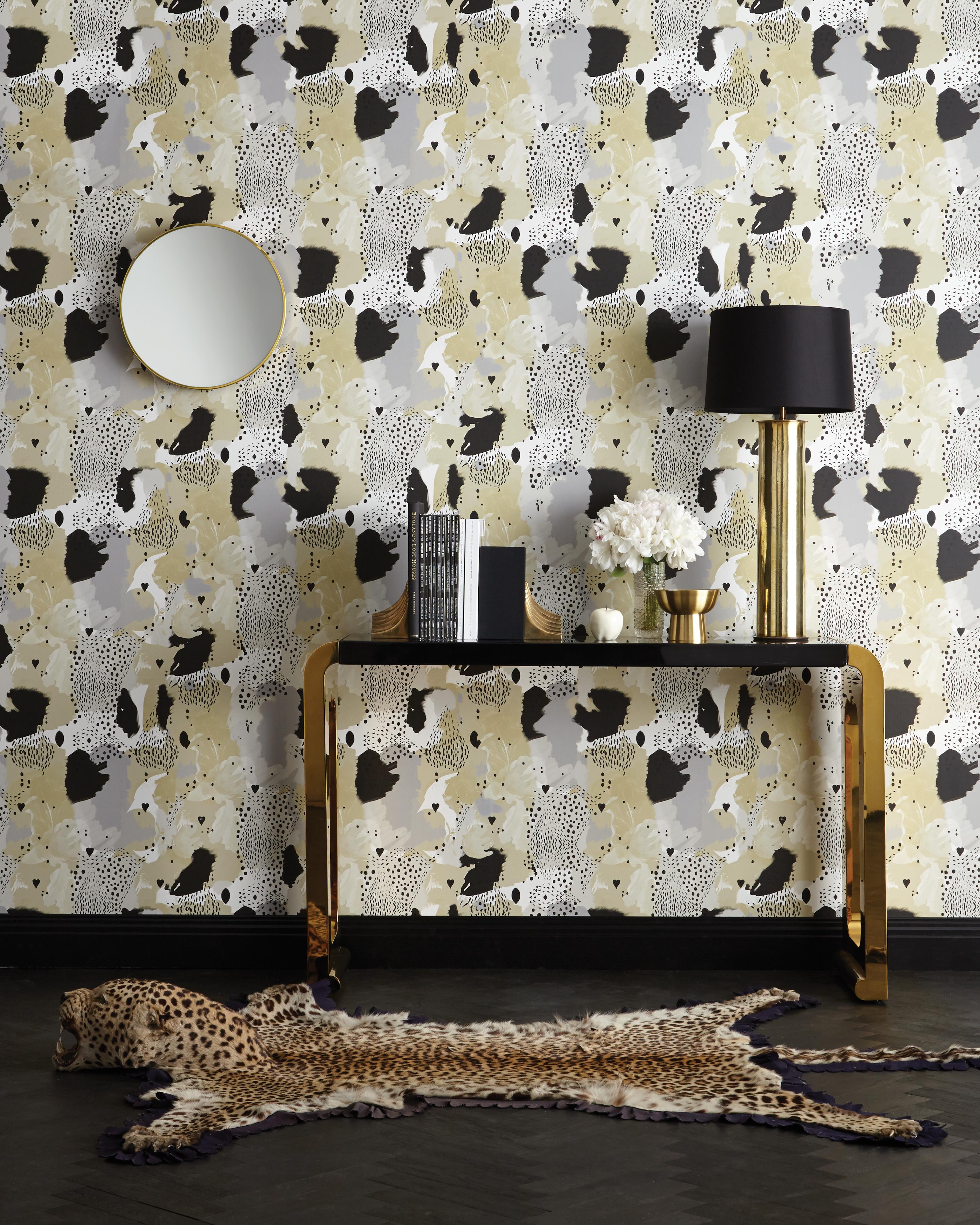 Love Leopard Wallpaper in Caramel by 17 Patterns In New Condition For Sale In London, GB