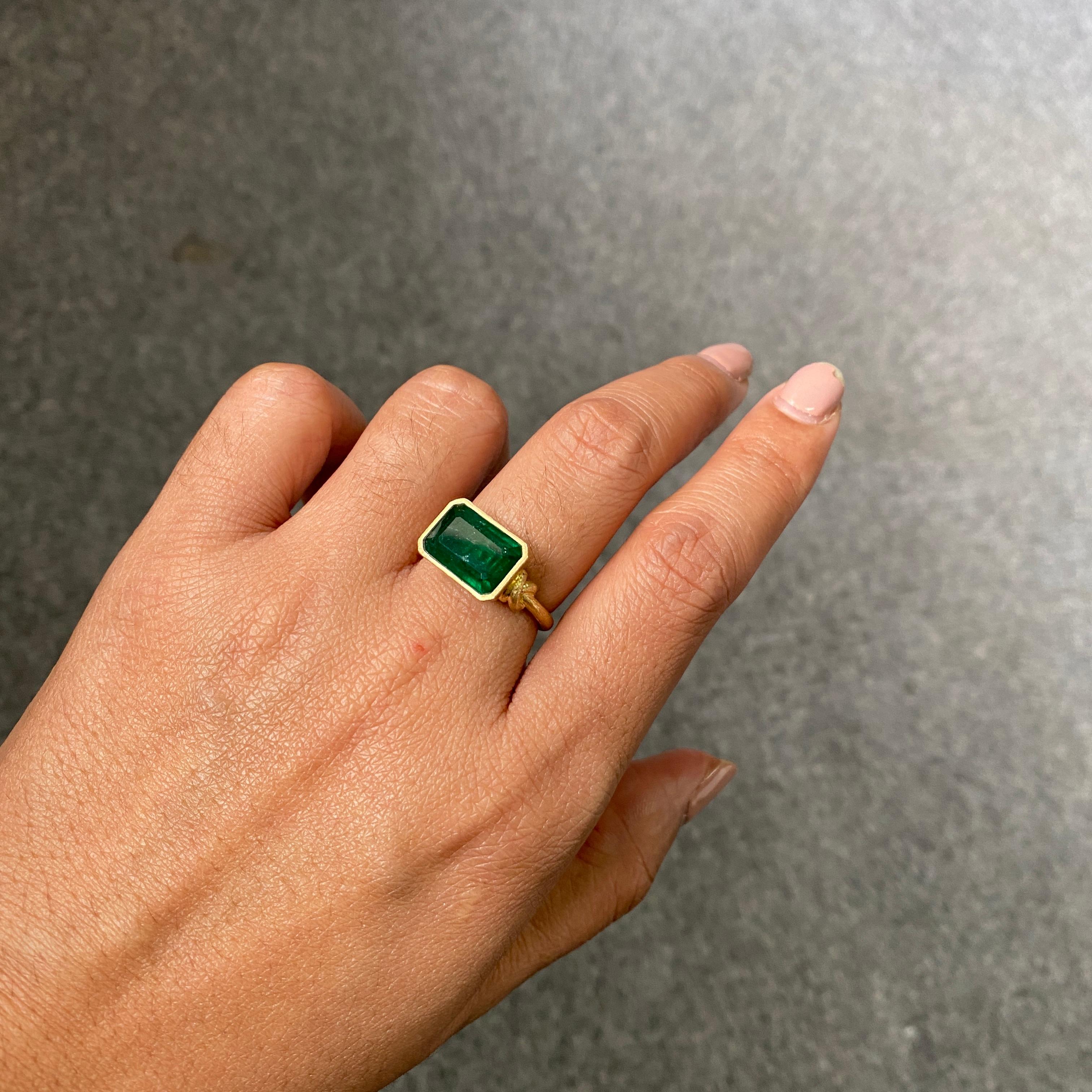 Certified Vintage-Inspired 18K Yellow Gold 5.19 Carat Emerald Ring 

This 