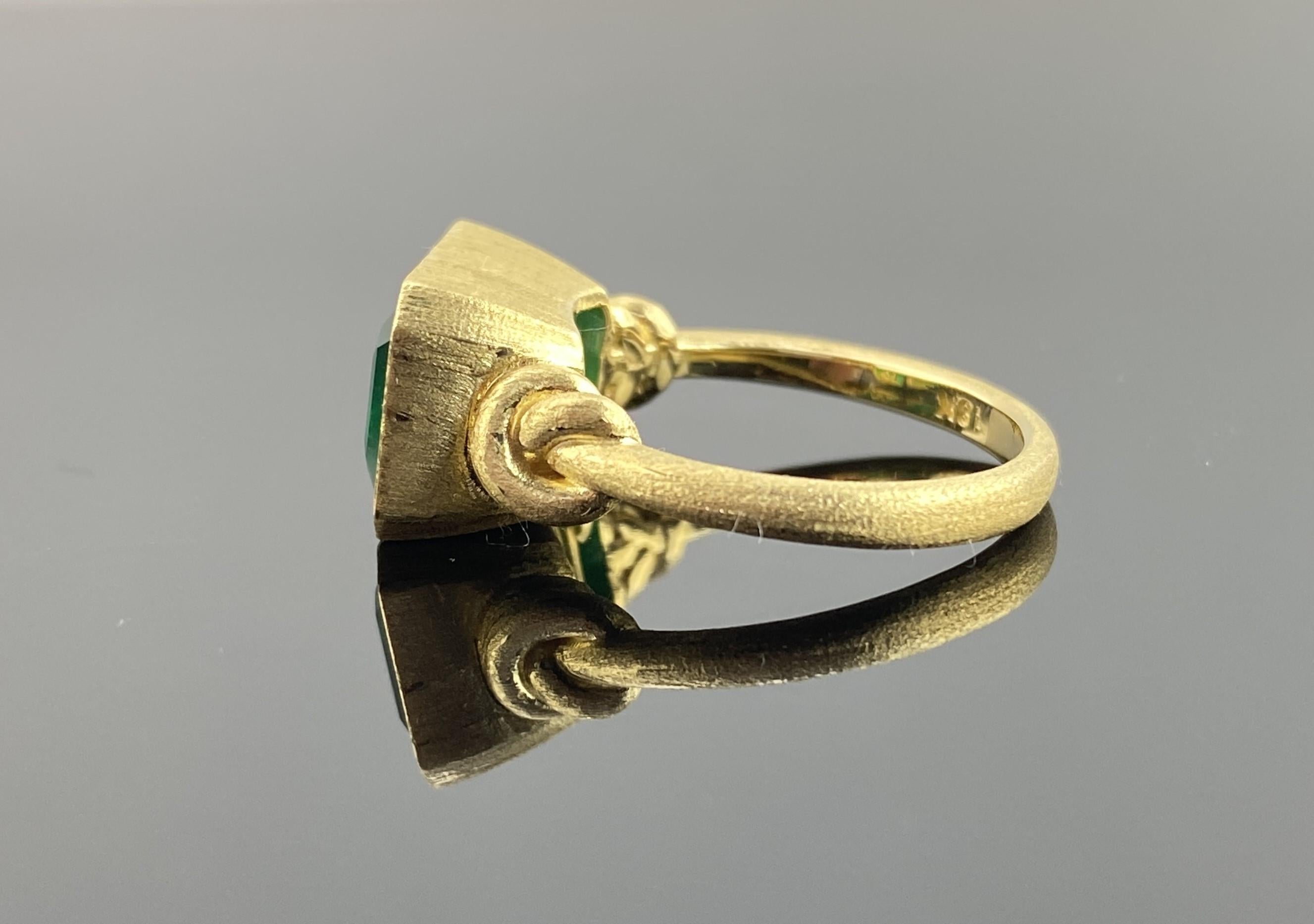 Love Me Knot Vintage - Inspired 18K Yellow Gold 5.19 Car Emerald Engagement Ring For Sale 3