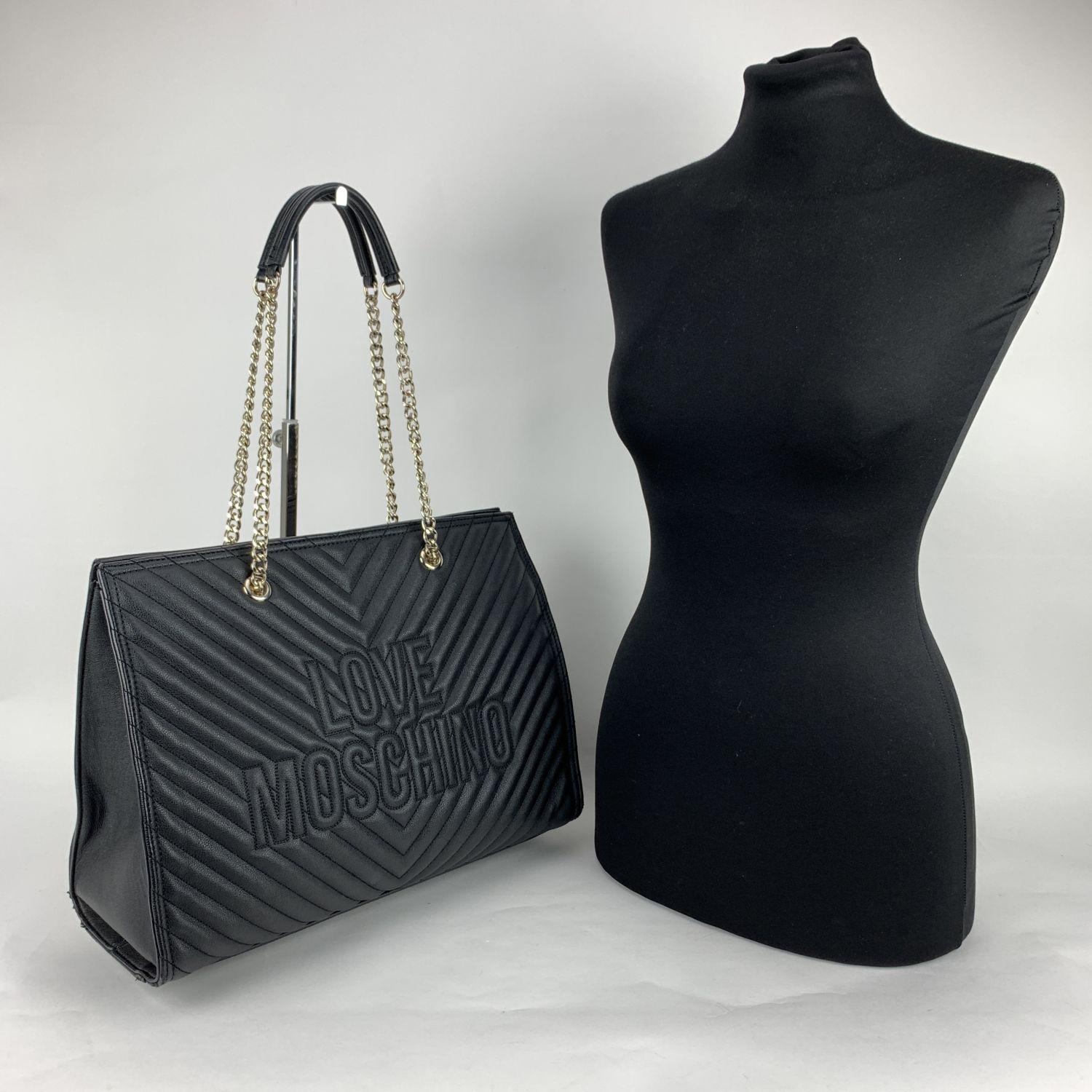 Love Moschino Black Quilled Canvas Chevron Tote Shoulder Bag In Excellent Condition In Rome, Rome