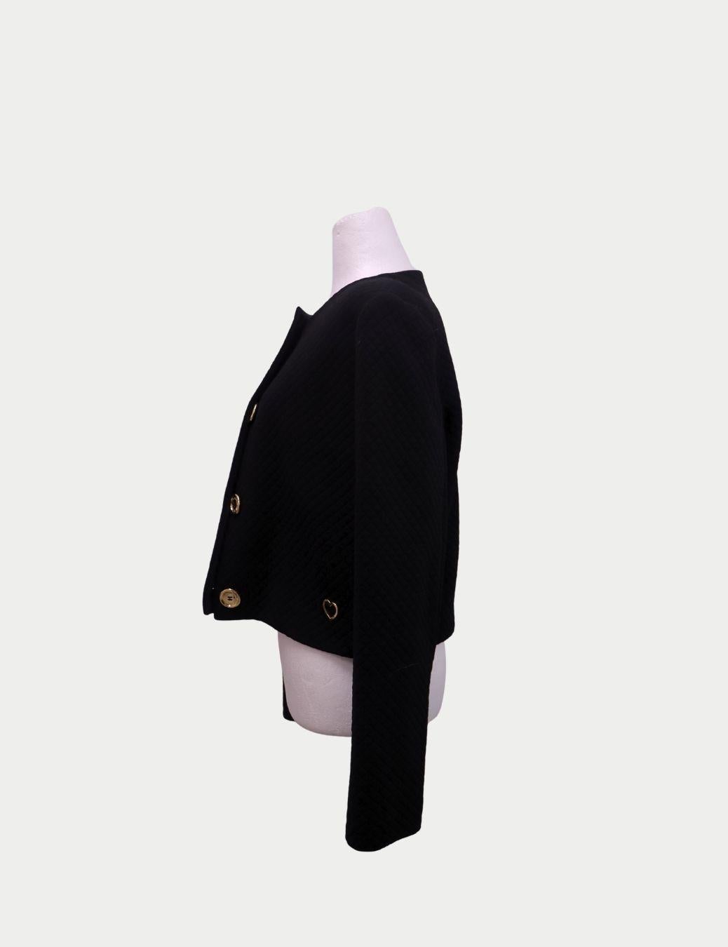 Noir Love Moschino Veste matelassée noire avec boutons en forme de cœur en or - US 6 / EU 38 en vente