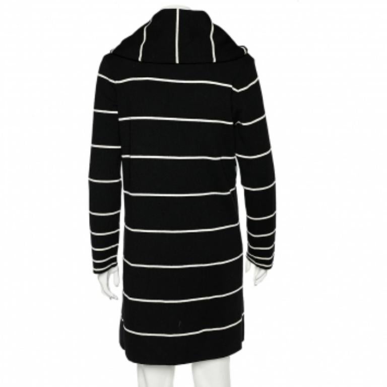 Love Moschino Abrigo negro de rayas de lana con capucha de largo medio M en Bueno Estado en Dubai, Al Qouz 2