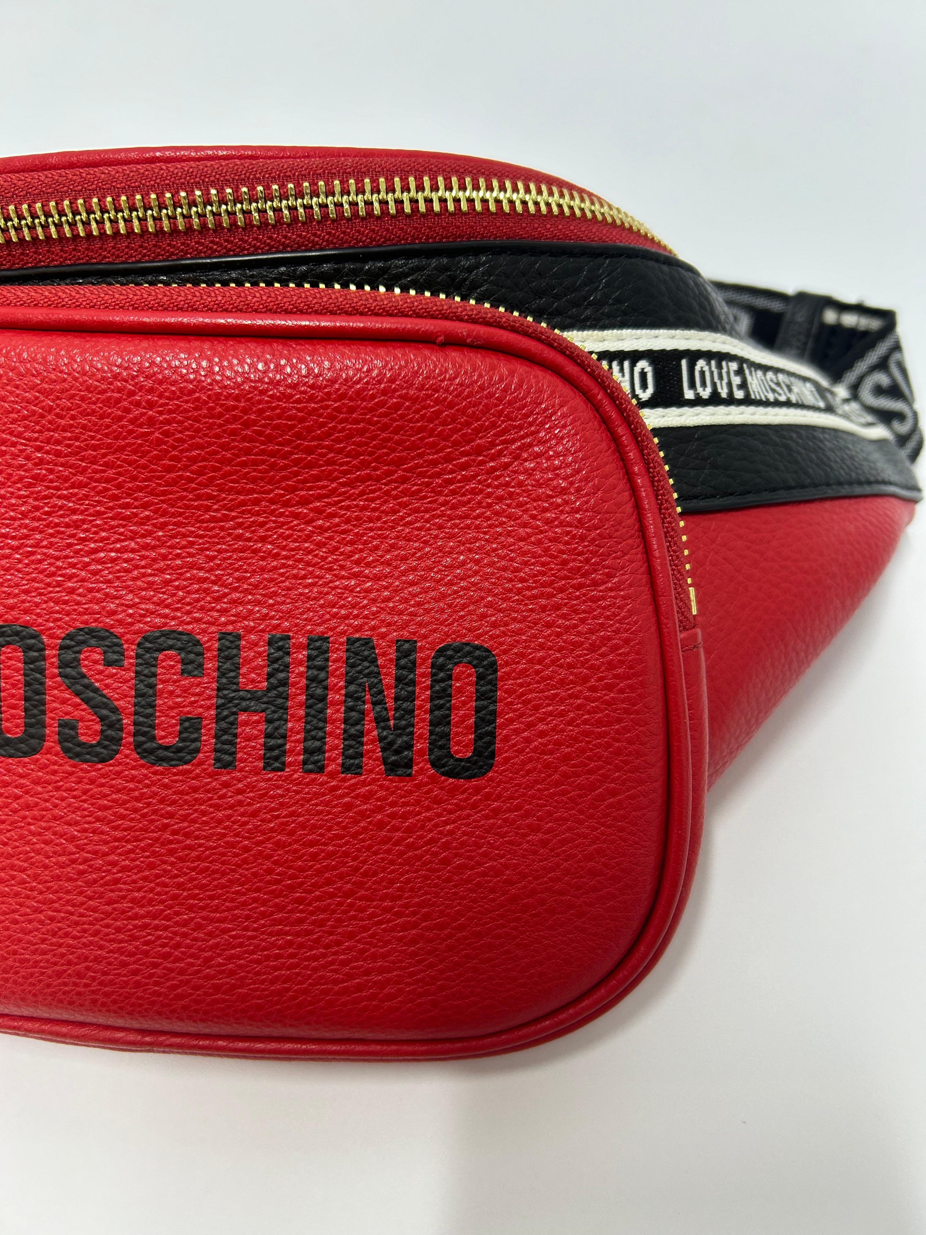 Love Moschino Logo-Gürteltasche im Angebot 1