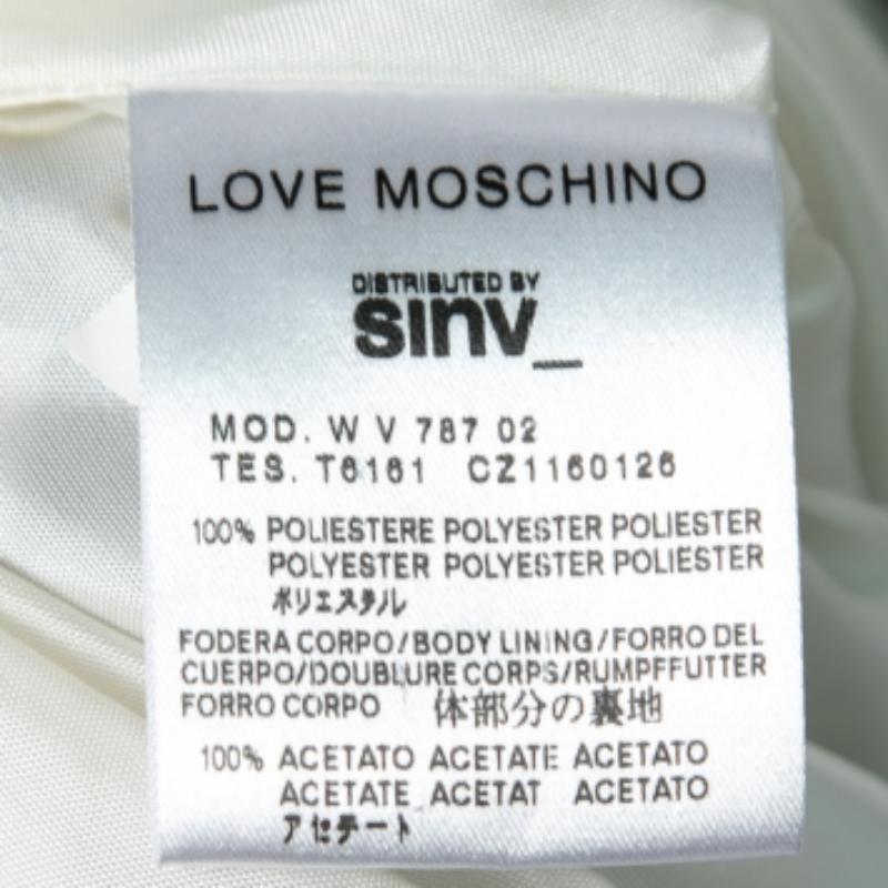 Luce un aspecto elegante con este precioso vestido. Confeccionado con un tejido fino, este vestido merece la pena comprarlo.