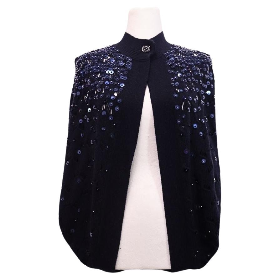 Love Moschino Marineblauer Strickcardigan mit Paillettenverzierung - US 6 / EU 38 im Angebot