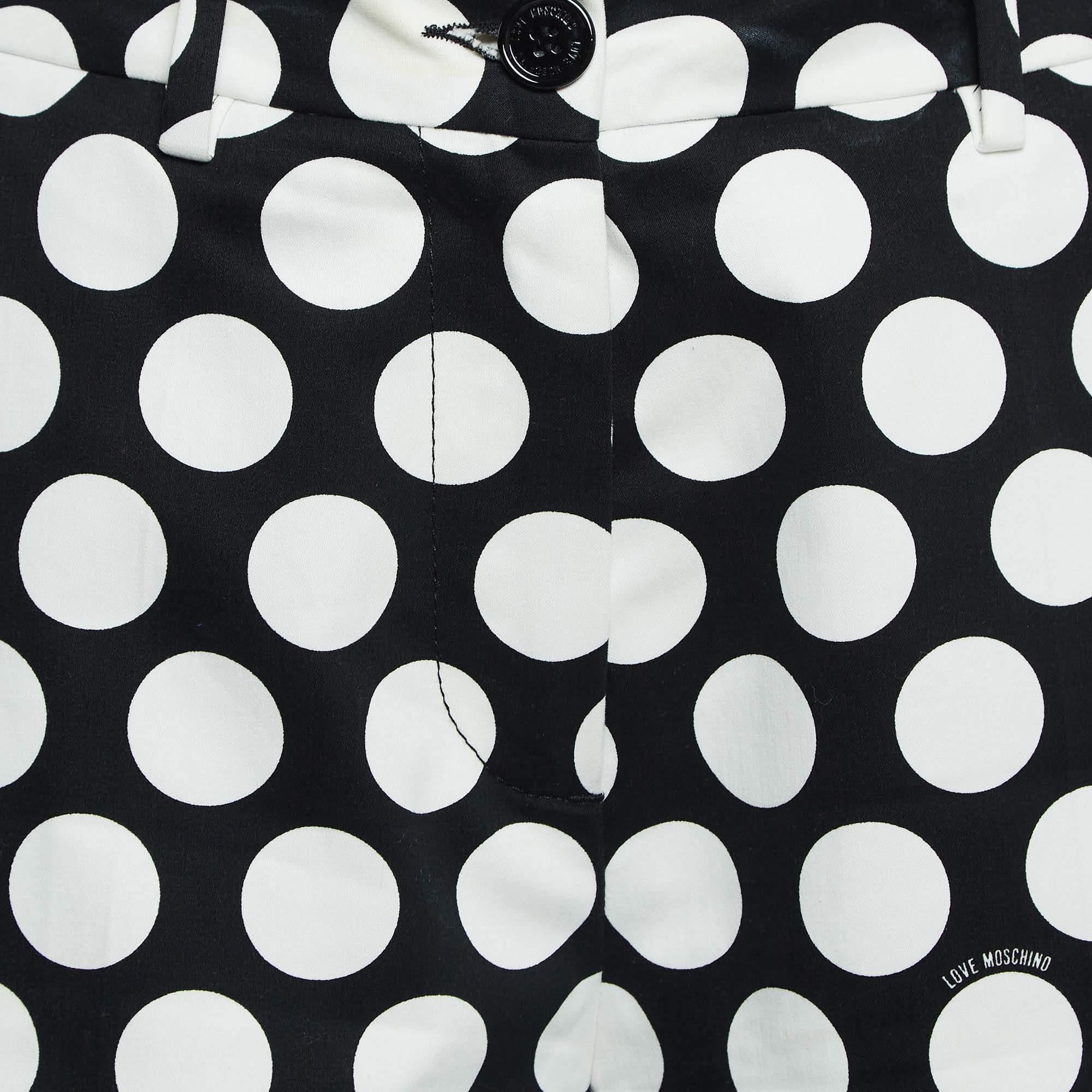 Love Moschino Polka Dots Cotton Applique Detail Shorts S In Fair Condition For Sale In Dubai, Al Qouz 2