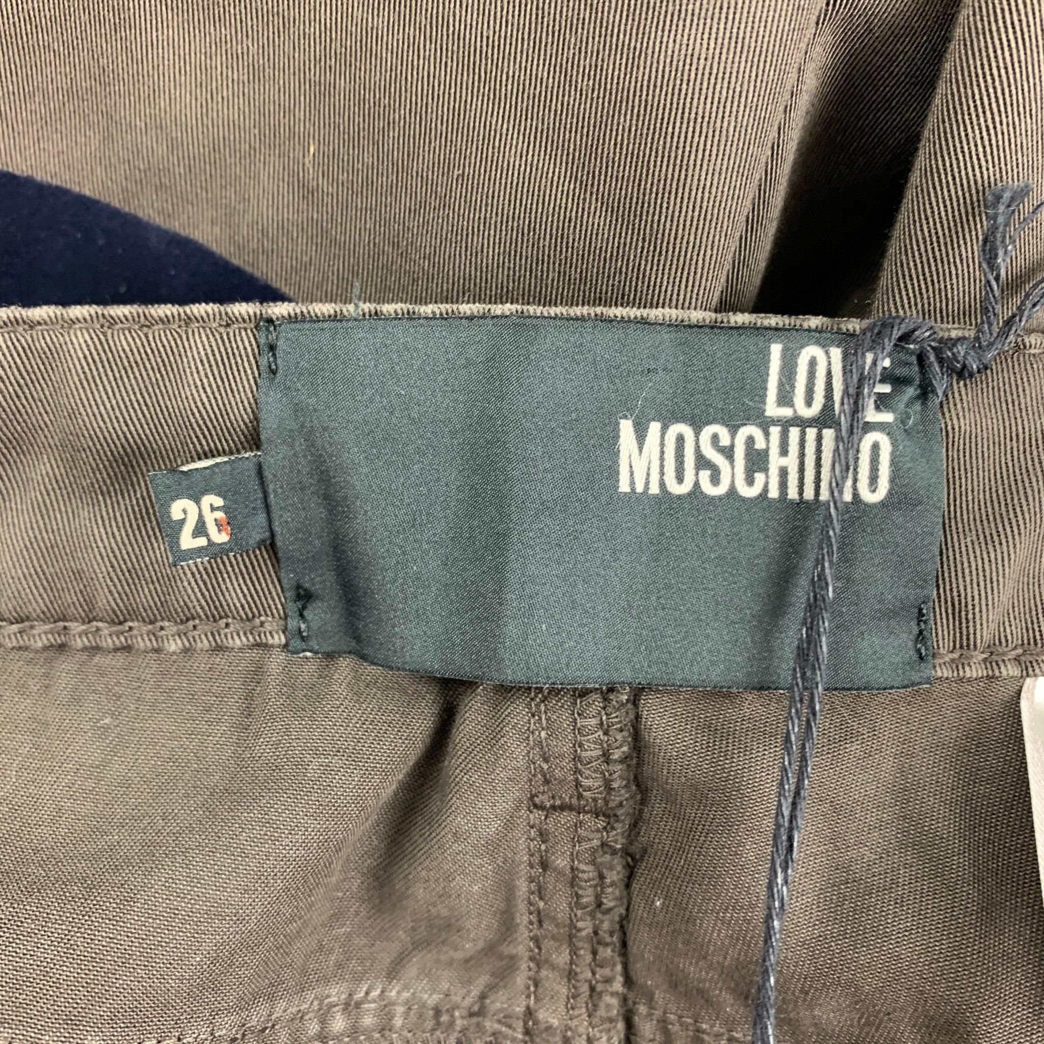 LOVE MOSCHINO Größe 26 Braune Hose aus Baumwolle mit flacher Vorderseite im Angebot 1