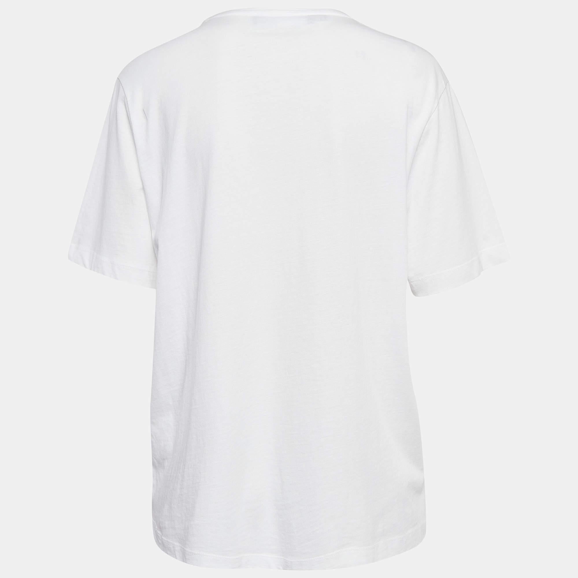 Perfecta para salidas informales o recados, esta camiseta es la mejor prenda con la que sentirse cómodo y elegante. Luce un tono llamativo y un corte relajado.
