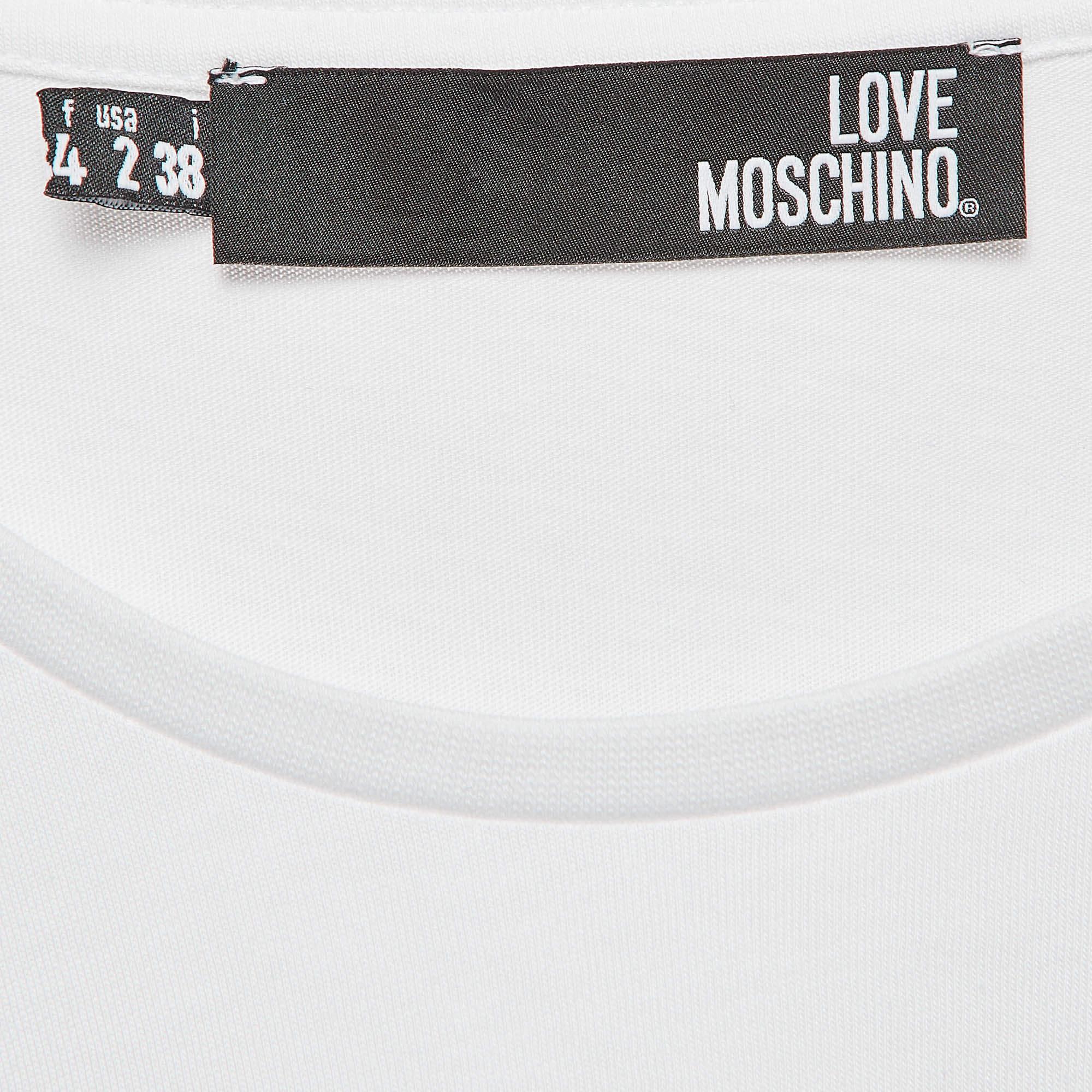 Love Moschino  Camiseta de punto blanca con estampado metalizado S en Bueno estado para la venta en Dubai, Al Qouz 2