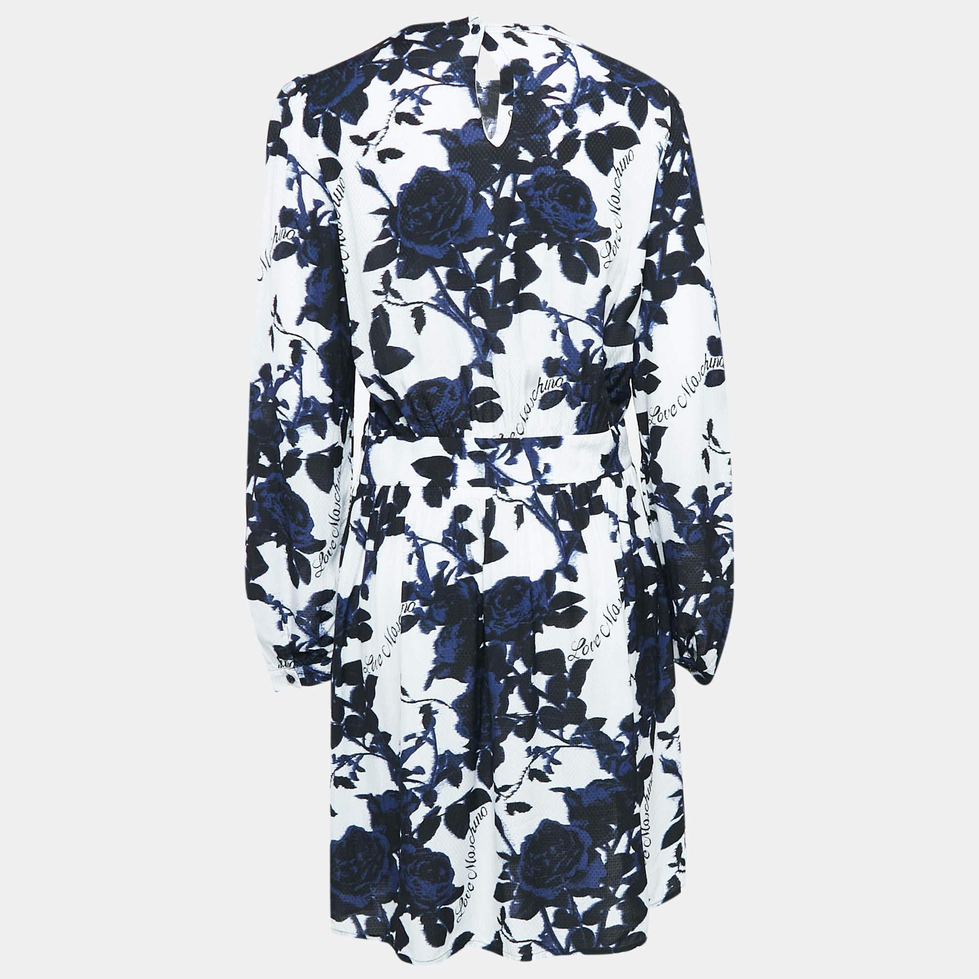 Erleben Sie die Freude an fachkundiger Schneiderei mit diesem Designerkleid für Damen. Die sorgfältige Verarbeitung, die makellose Passform und die luxuriösen Details garantieren unvergleichlichen Komfort. Diese wunderschöne Kreation wird Ihren Stil