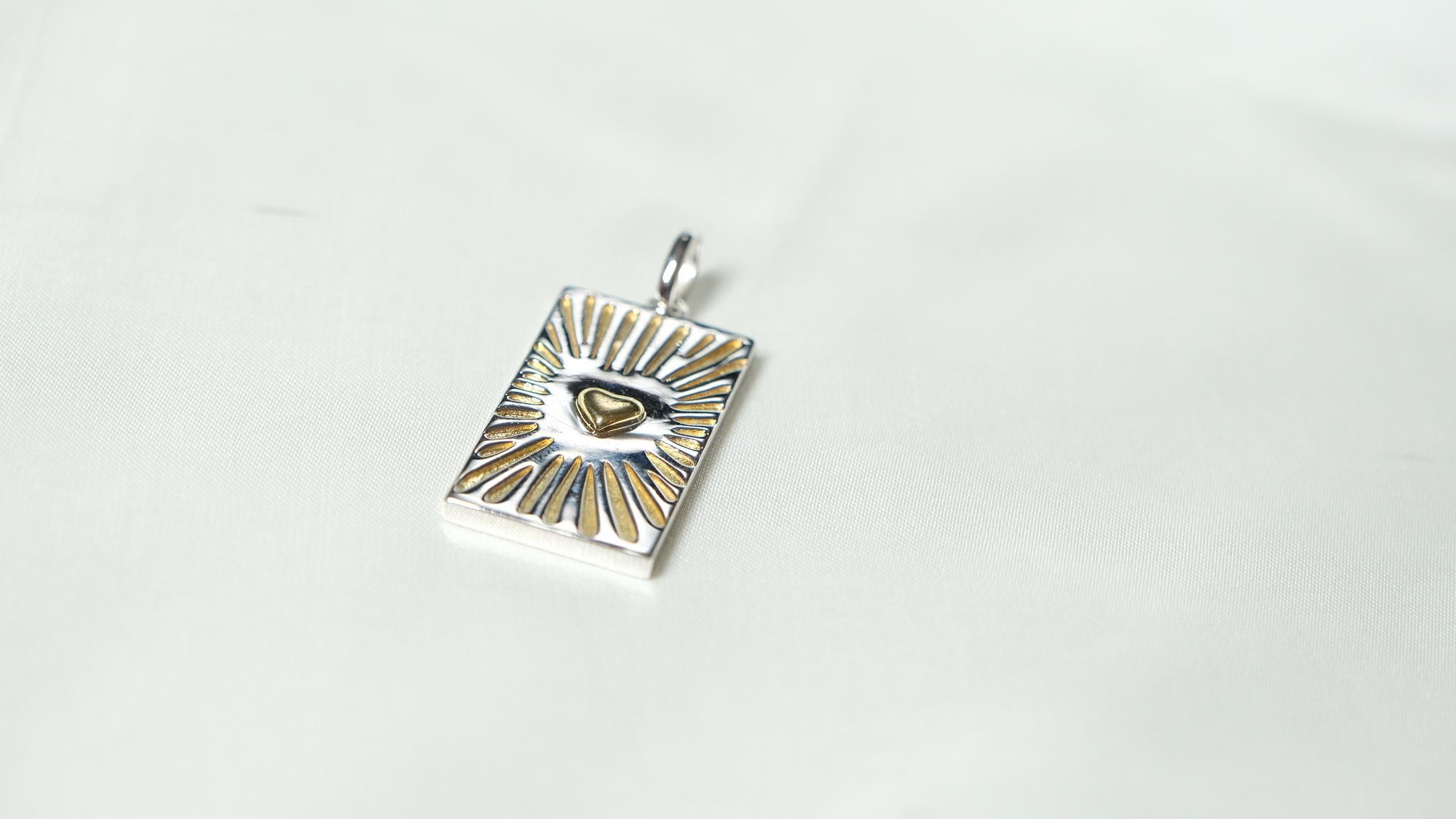 Love Pendant II, 18k Gold, White Gold In New Condition For Sale In Leigh-On-Sea, GB