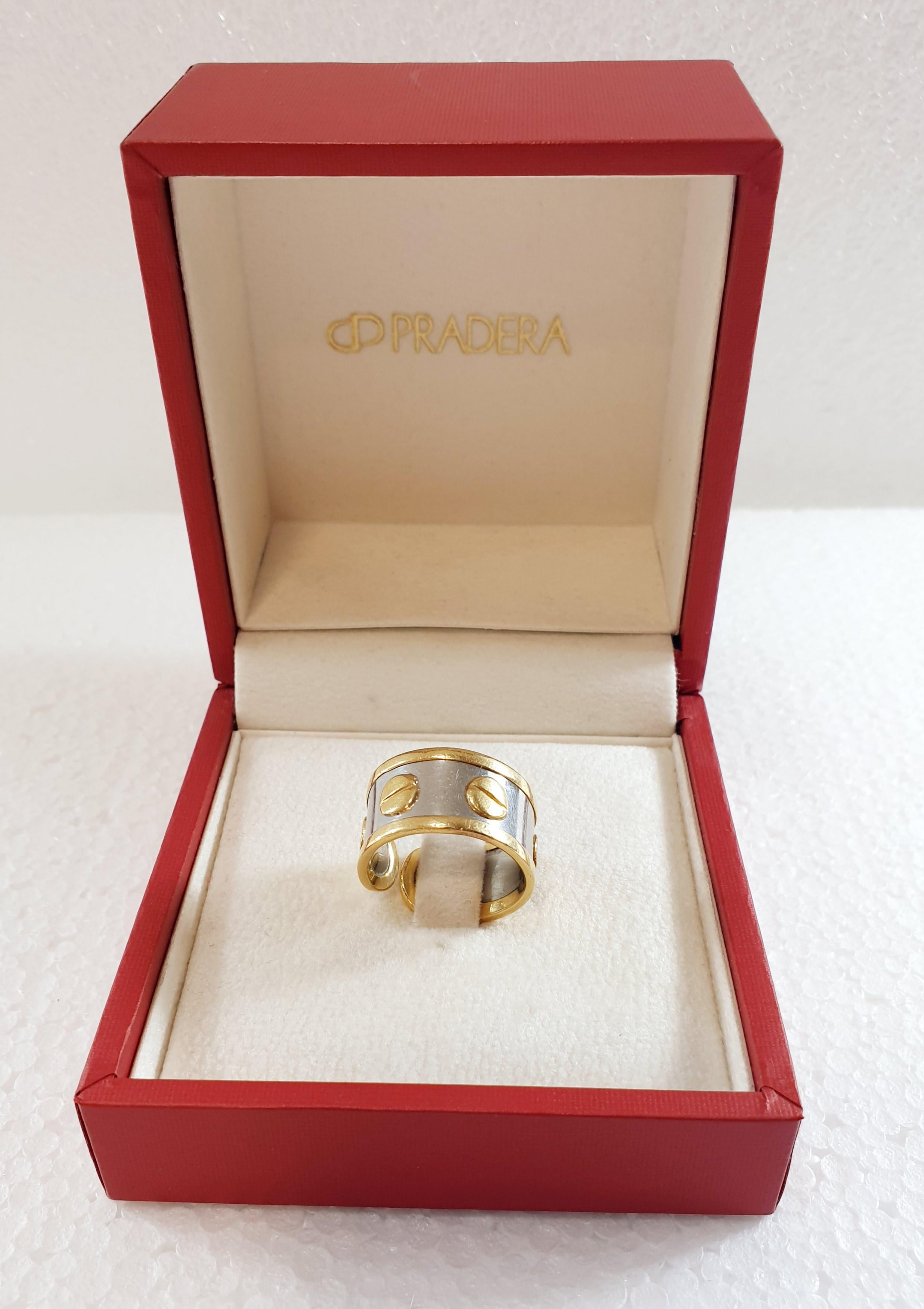 Contemporary Love Ring in Silver and 18k Yellow Gold For Sale