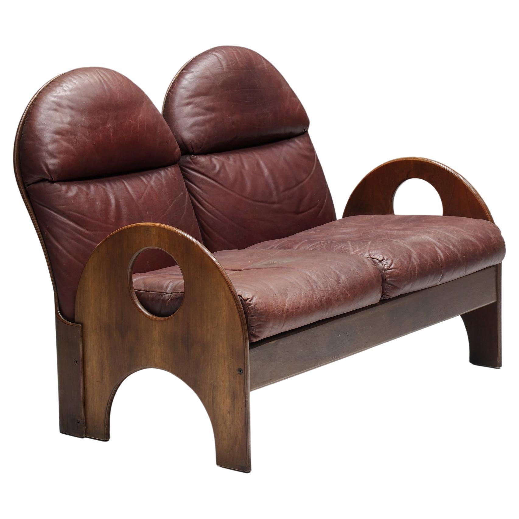 Love Seat Arcata by Gae Aulenti, Walnut and Burgundy Leather, 1968