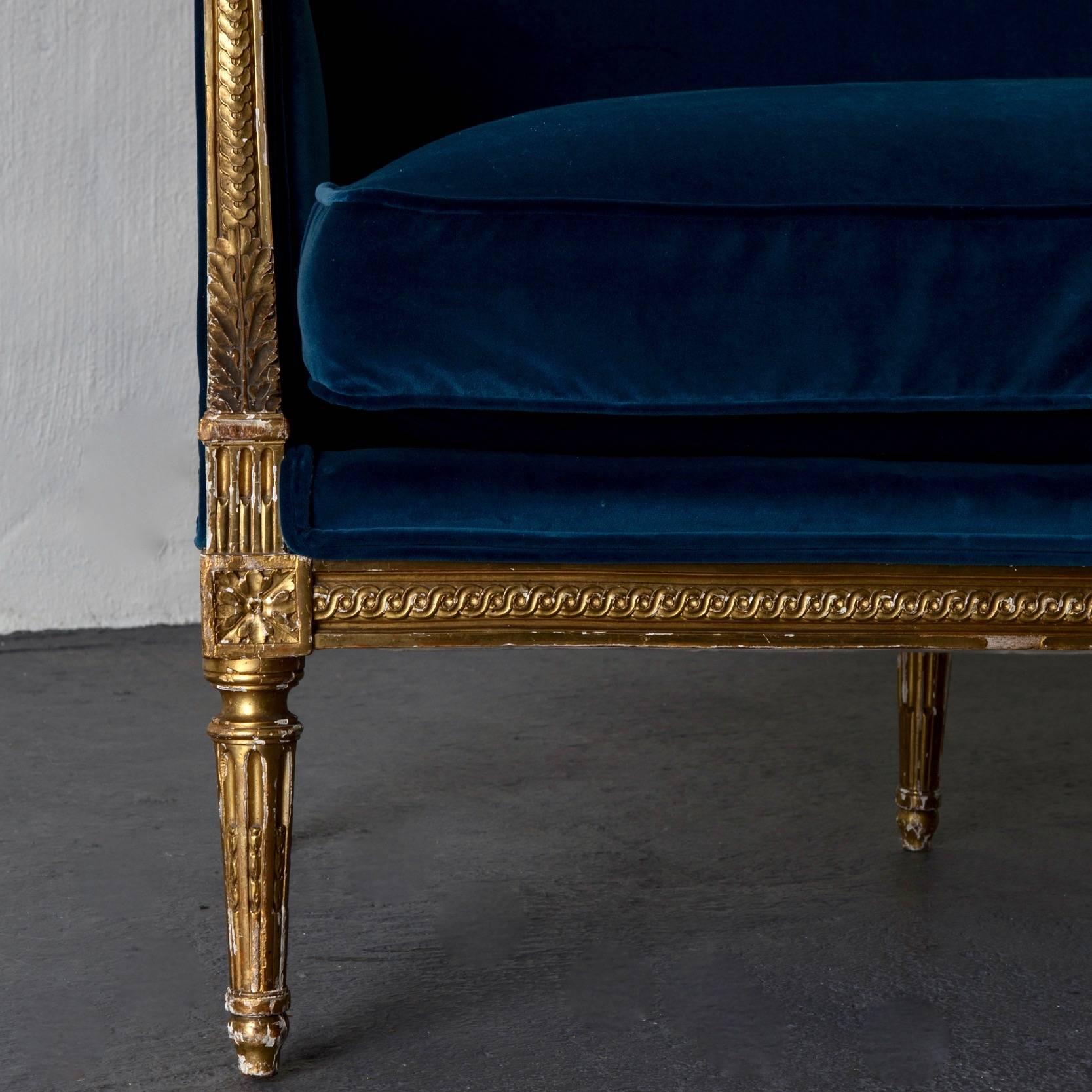 18th Century Sofa Bench Love Seat Neoclassical Louis XVI Period Gilt Wood Blue Velvet France 