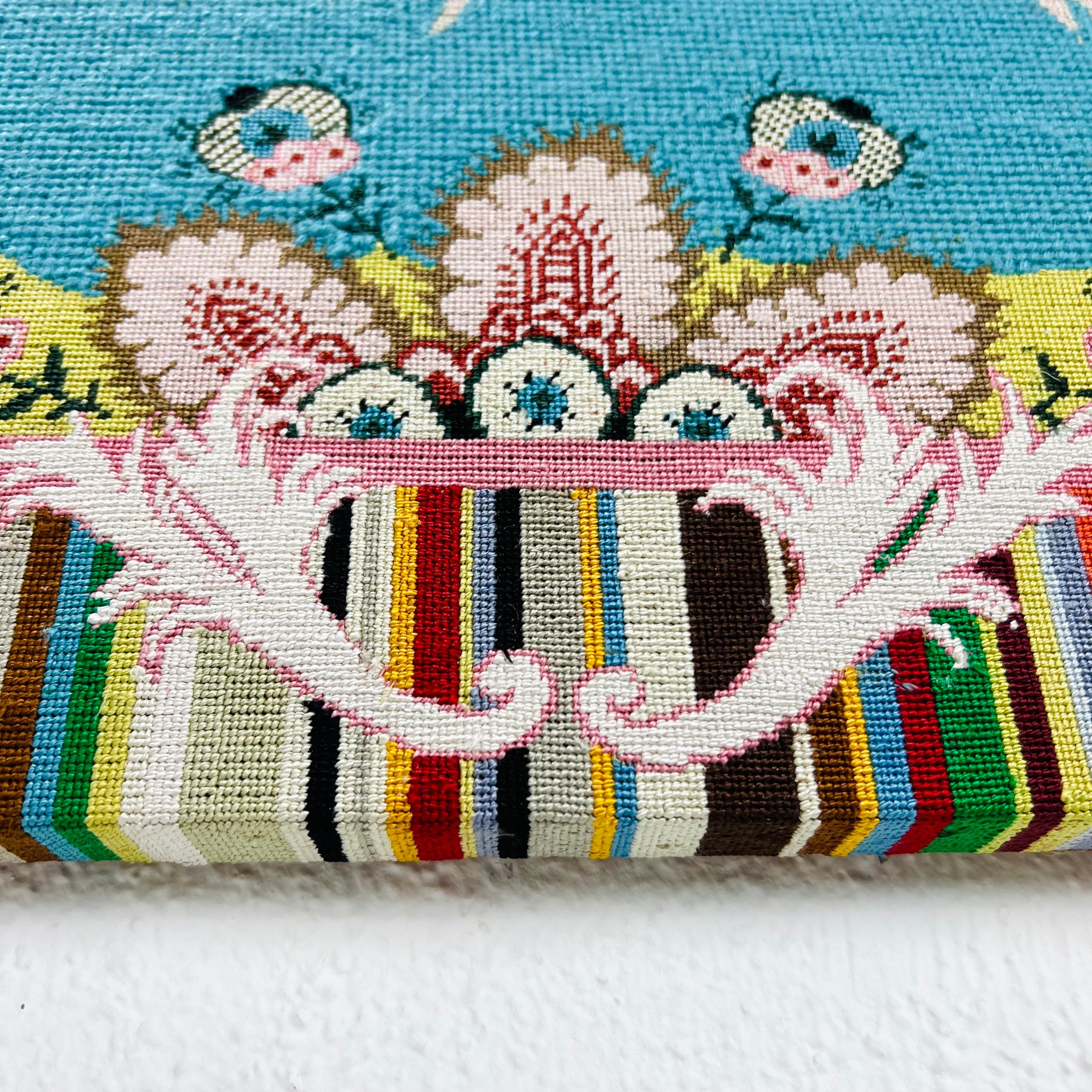 „Love Too“ Wandkunst aus Gobelinstickerei von Paul Smith für die Rug Company 3