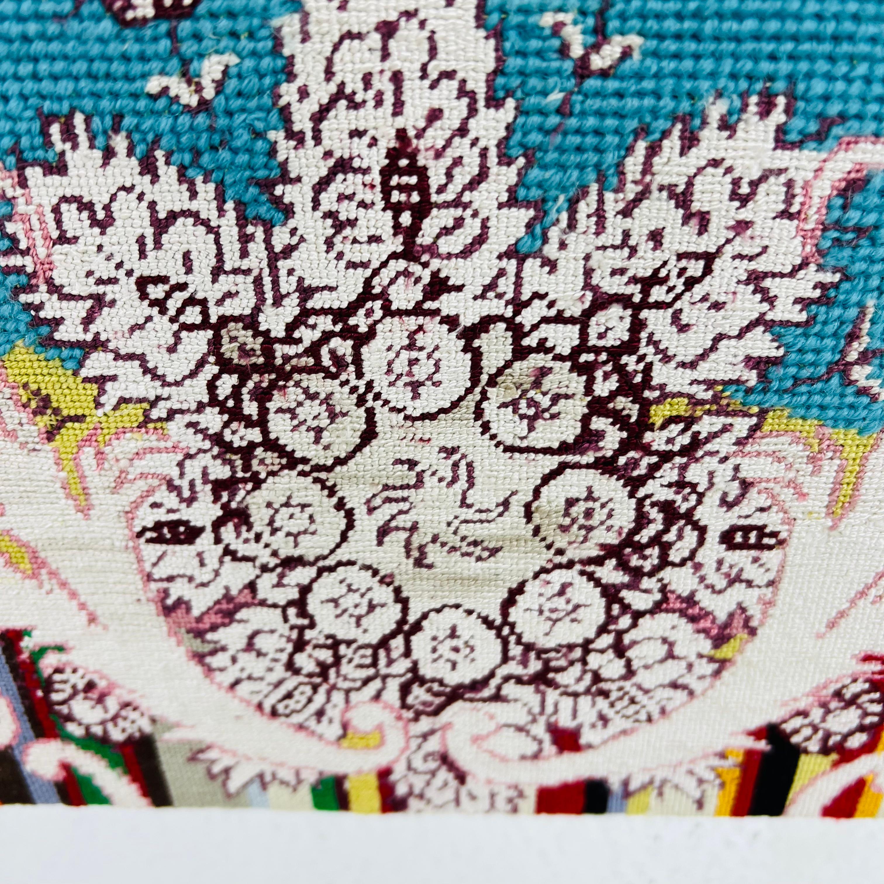 „Love Too“ Wandkunst aus Gobelinstickerei von Paul Smith für die Rug Company 5