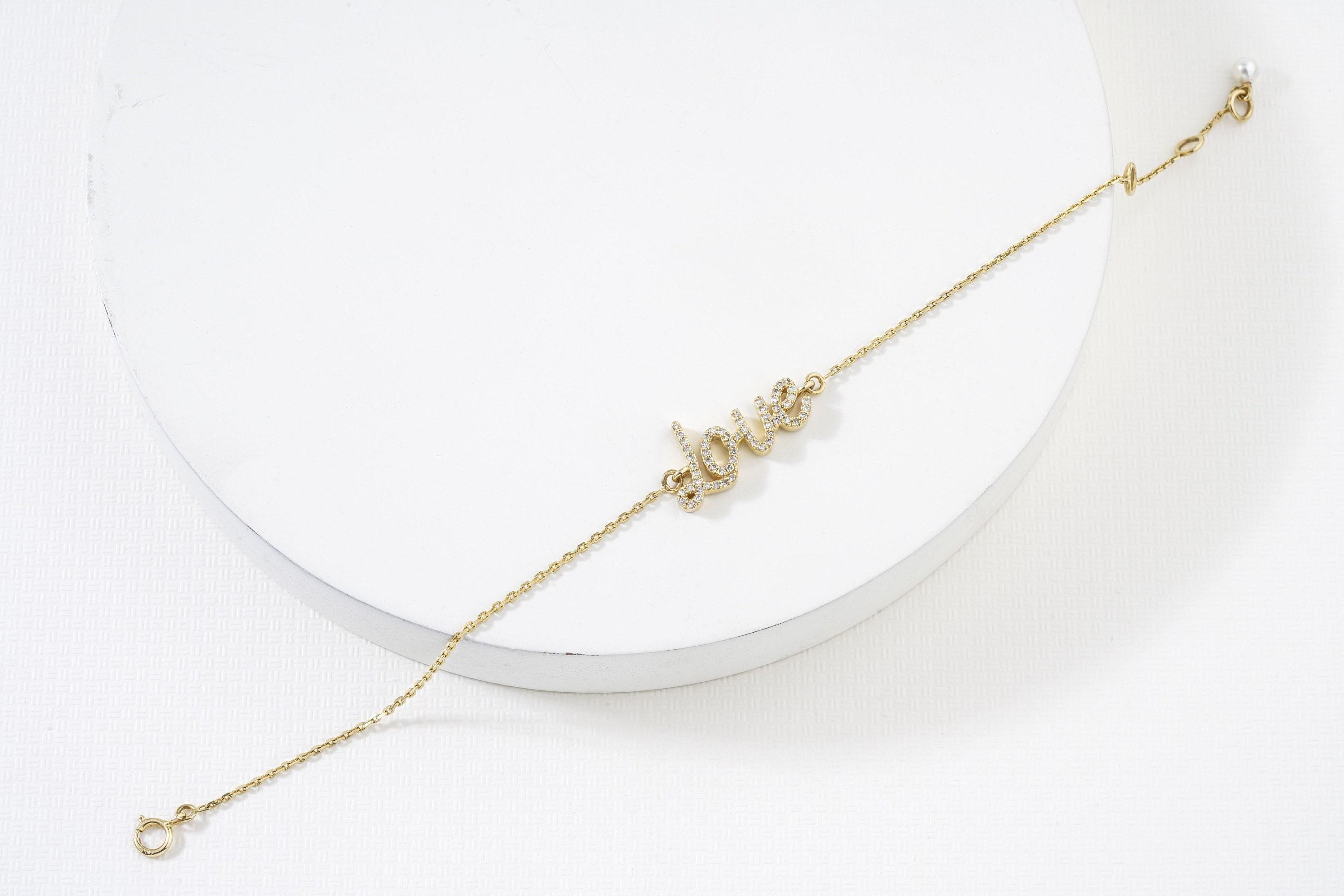 Pulsera de estacas de diamantes con cadena de la palabra amor en oro macizo de 14 quilates (certificado) Corte redondo en venta