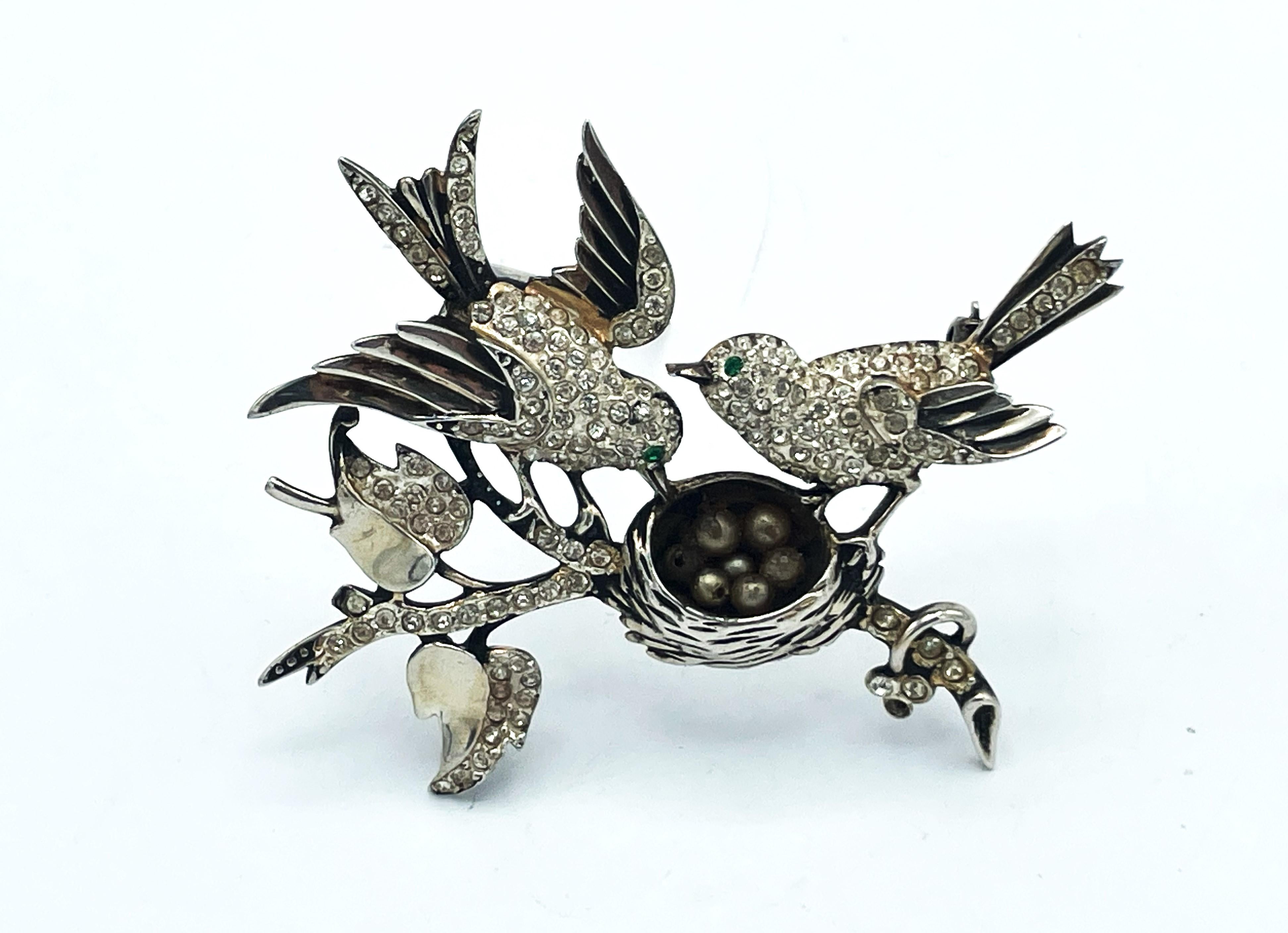 Romantic Lovebird brooch with matching bird earrings by SCHRAGER NY, Sterling, 1940s For Sale