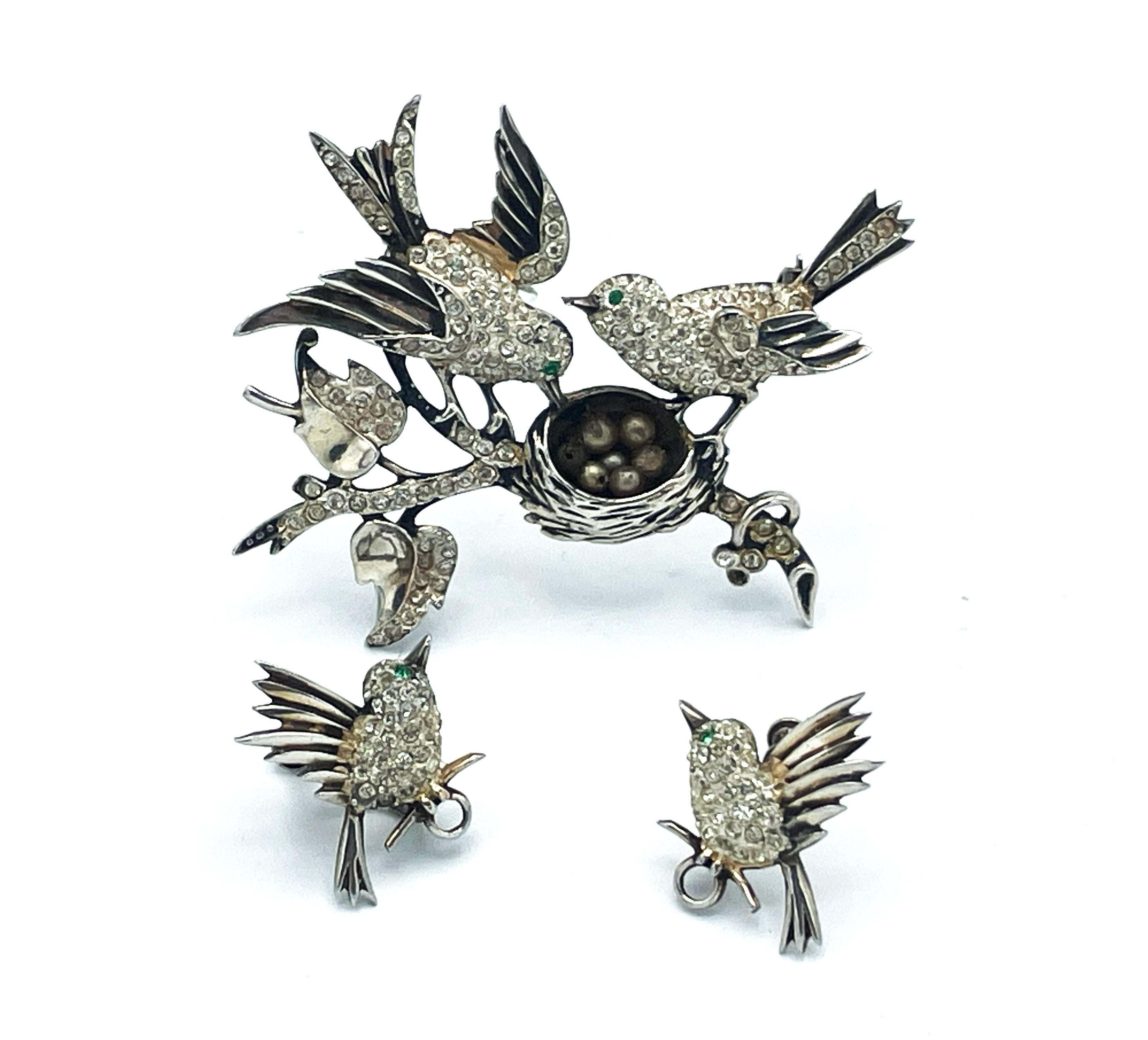 Baguette Cut Lovebird brooch with matching bird earrings by SCHRAGER NY, Sterling, 1940s For Sale