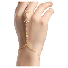 Charme à la main en or 14 carats avec 78 diamants