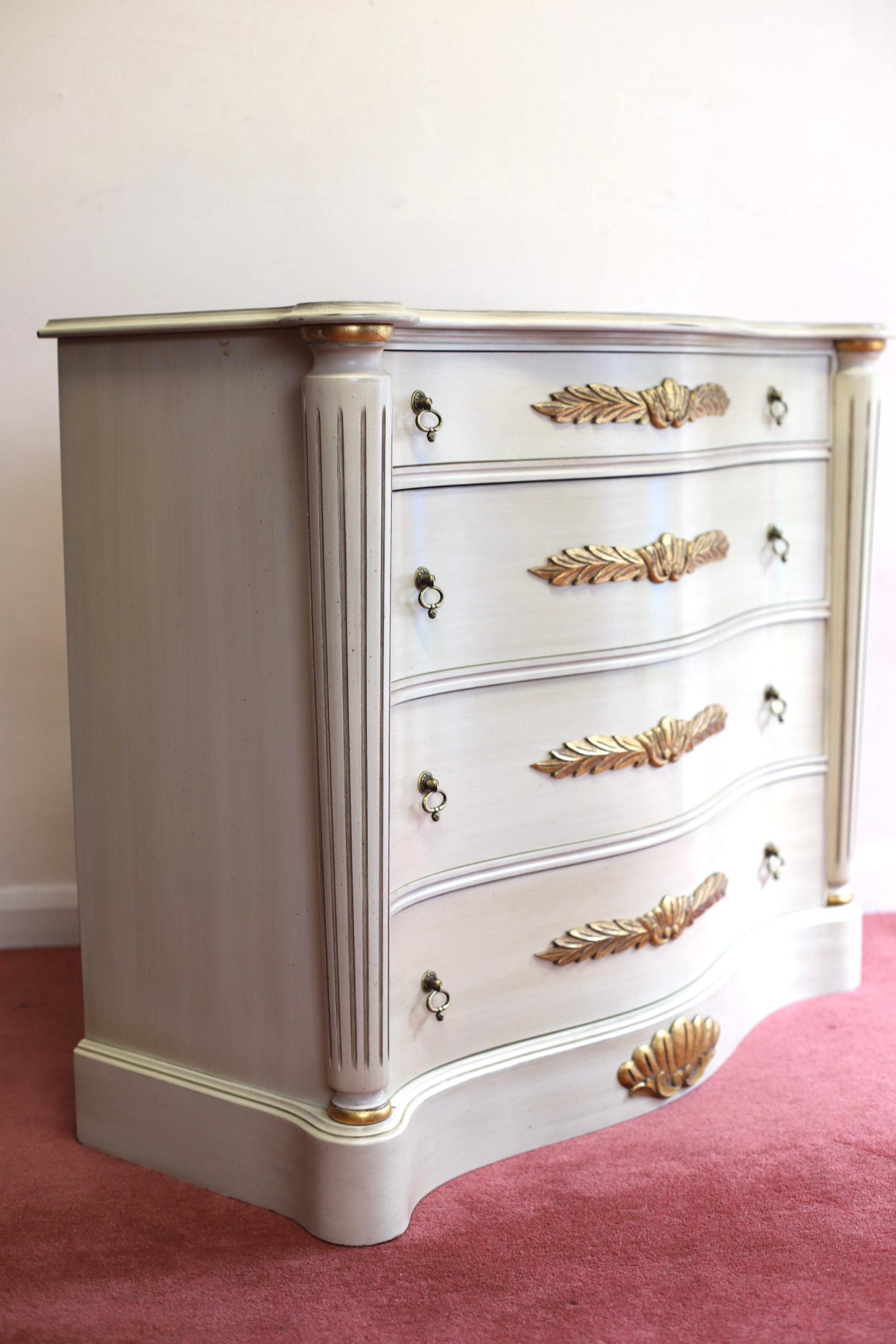 British Lovelly Painted Chest Of 4 Drawers French Provincial Style  For Sale