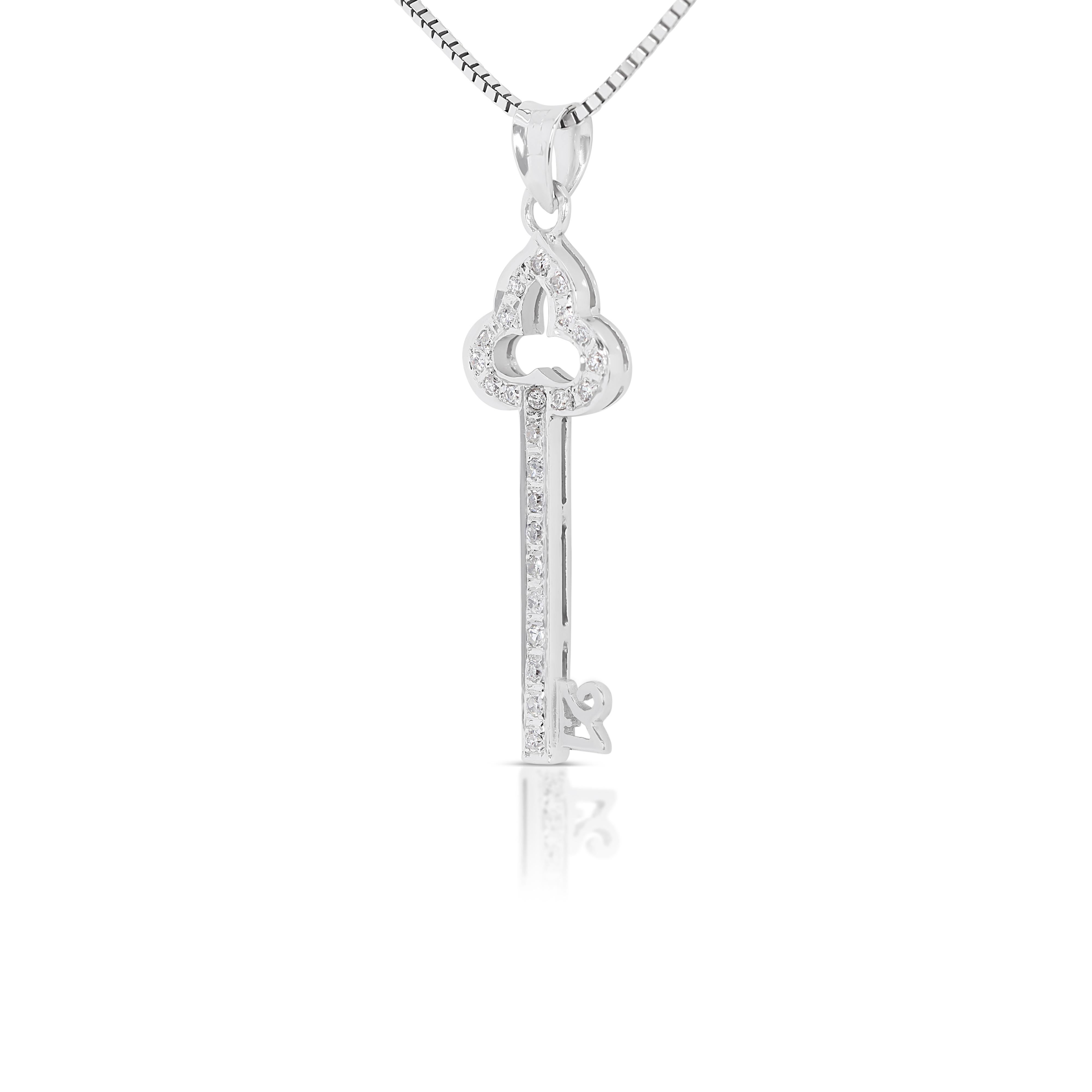 Lovely 0.23ct Diamonds Pendant in 9K White Gold (Chain not Included) In Excellent Condition For Sale In רמת גן, IL