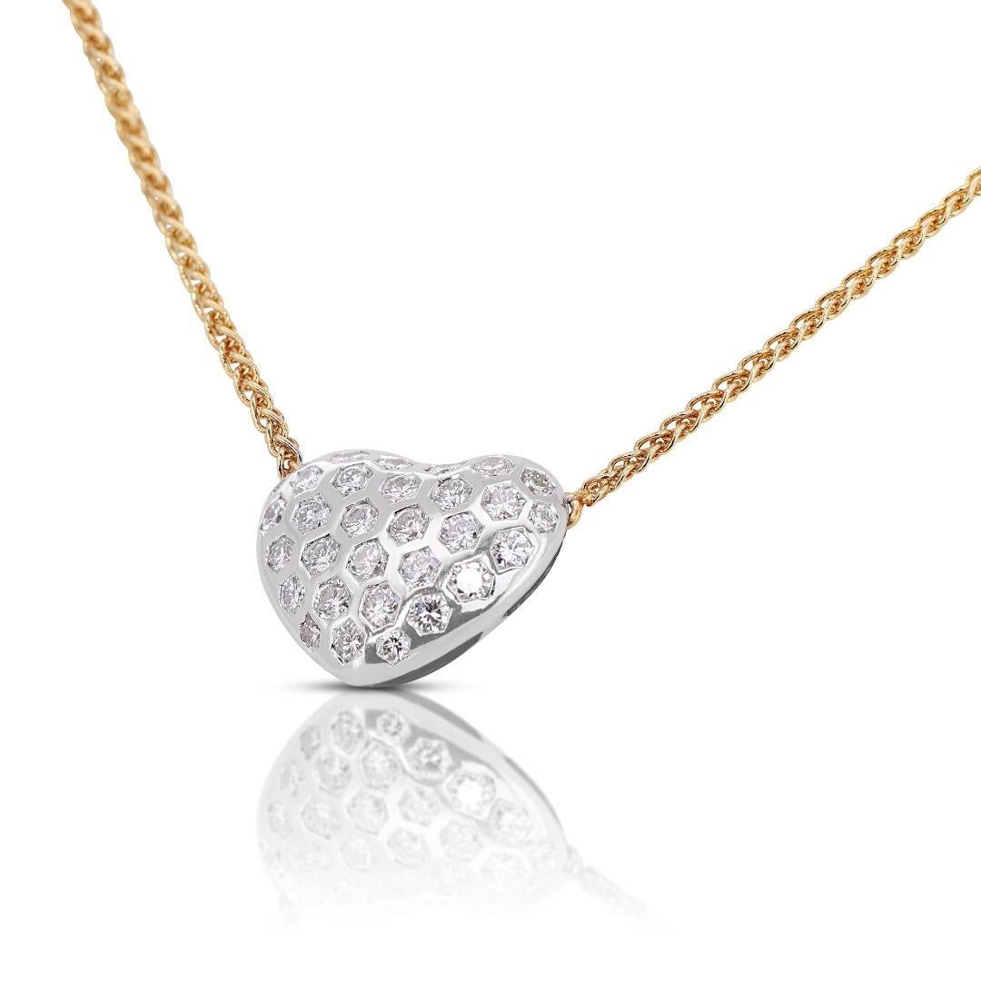 Lovely 0.31ct Heart Diamond Necklace in 18K Yellow Gold In New Condition For Sale In רמת גן, IL