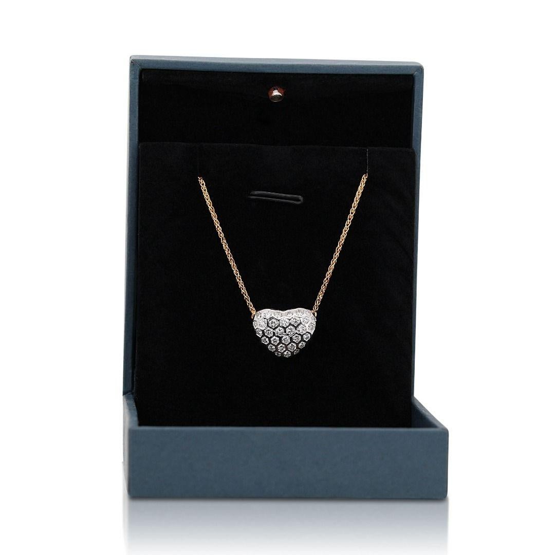 Lovely 0.31ct Heart Diamond Necklace in 18K Yellow Gold For Sale 2