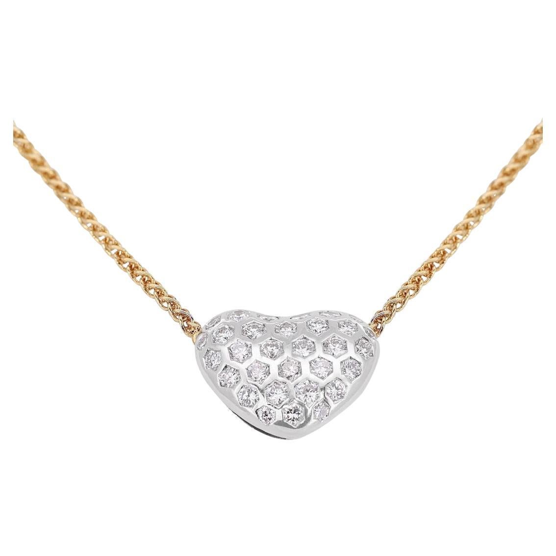Lovely 0.31ct Heart Diamond Necklace in 18K Yellow Gold For Sale