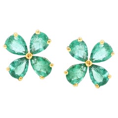 Lovely 0.88ct Emerald Stud Earrings in 18K Yellow Gold