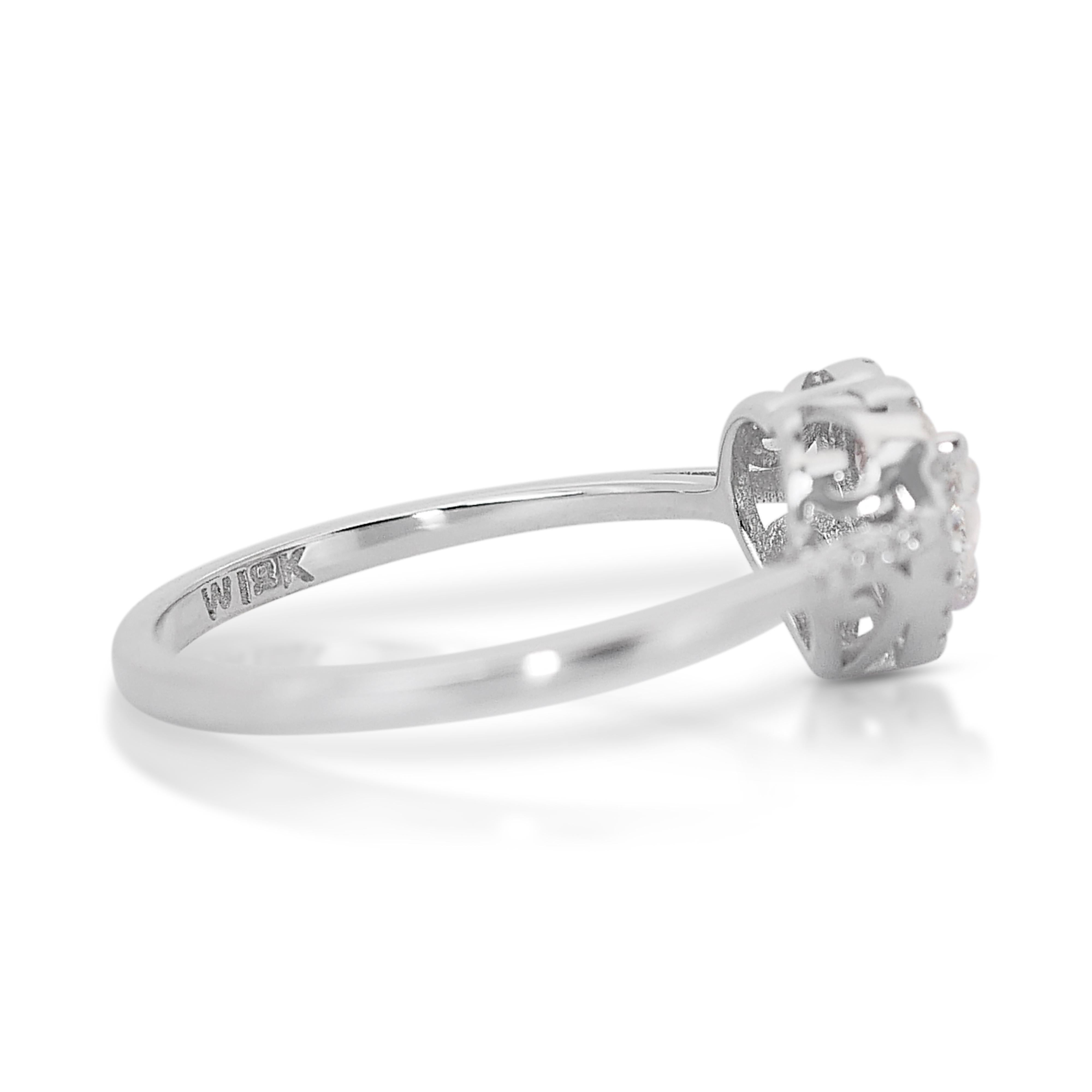 Precioso Anillo Halo Corazón con Diamantes talla Ideal Doble Excelente de 0,94 ct - Certificado GIA en Nuevo estado para la venta en רמת גן, IL