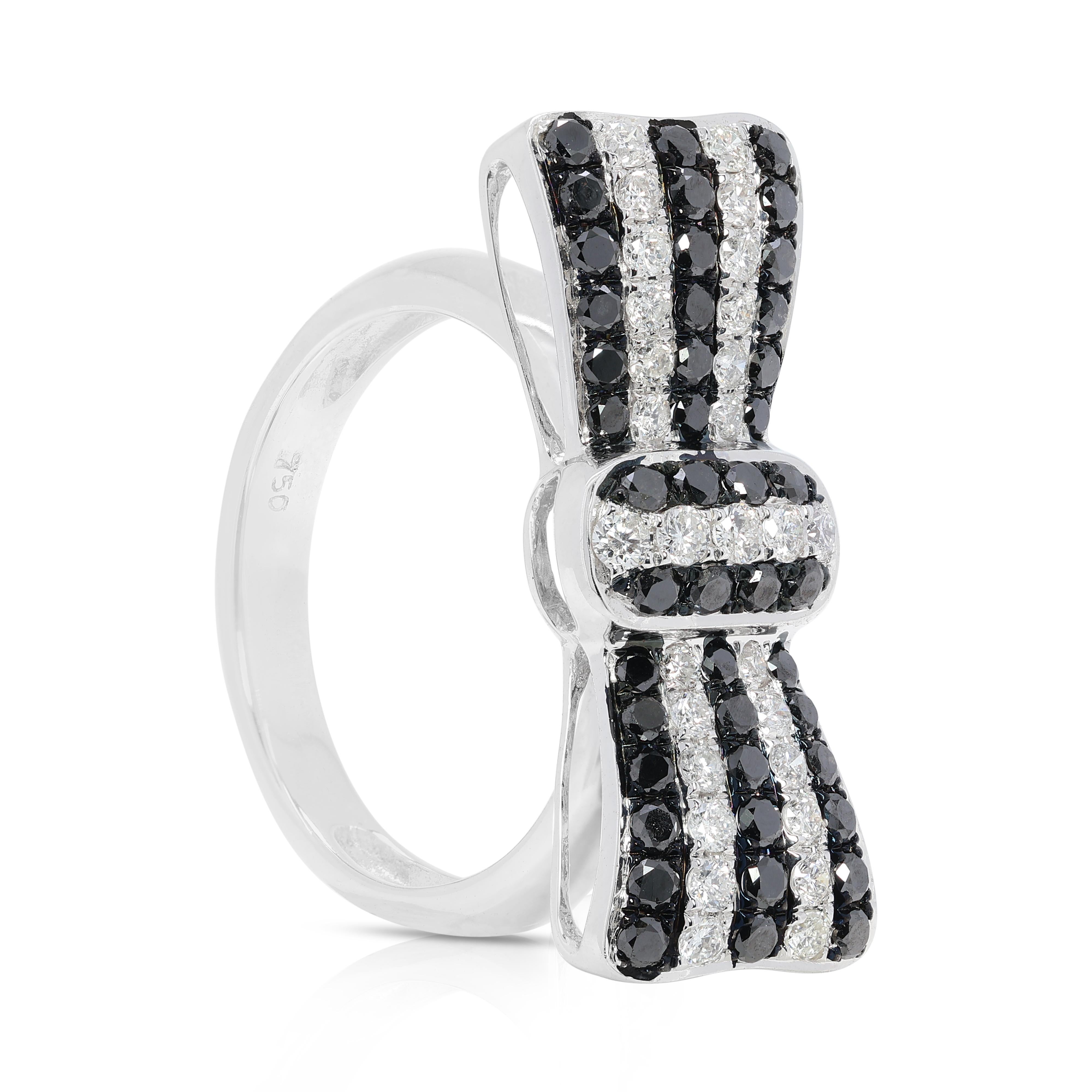 Delizioso anello a forma di nastro con diamanti e cristalli naturali da 1 carato e 9 punti di caratura in vendita 1
