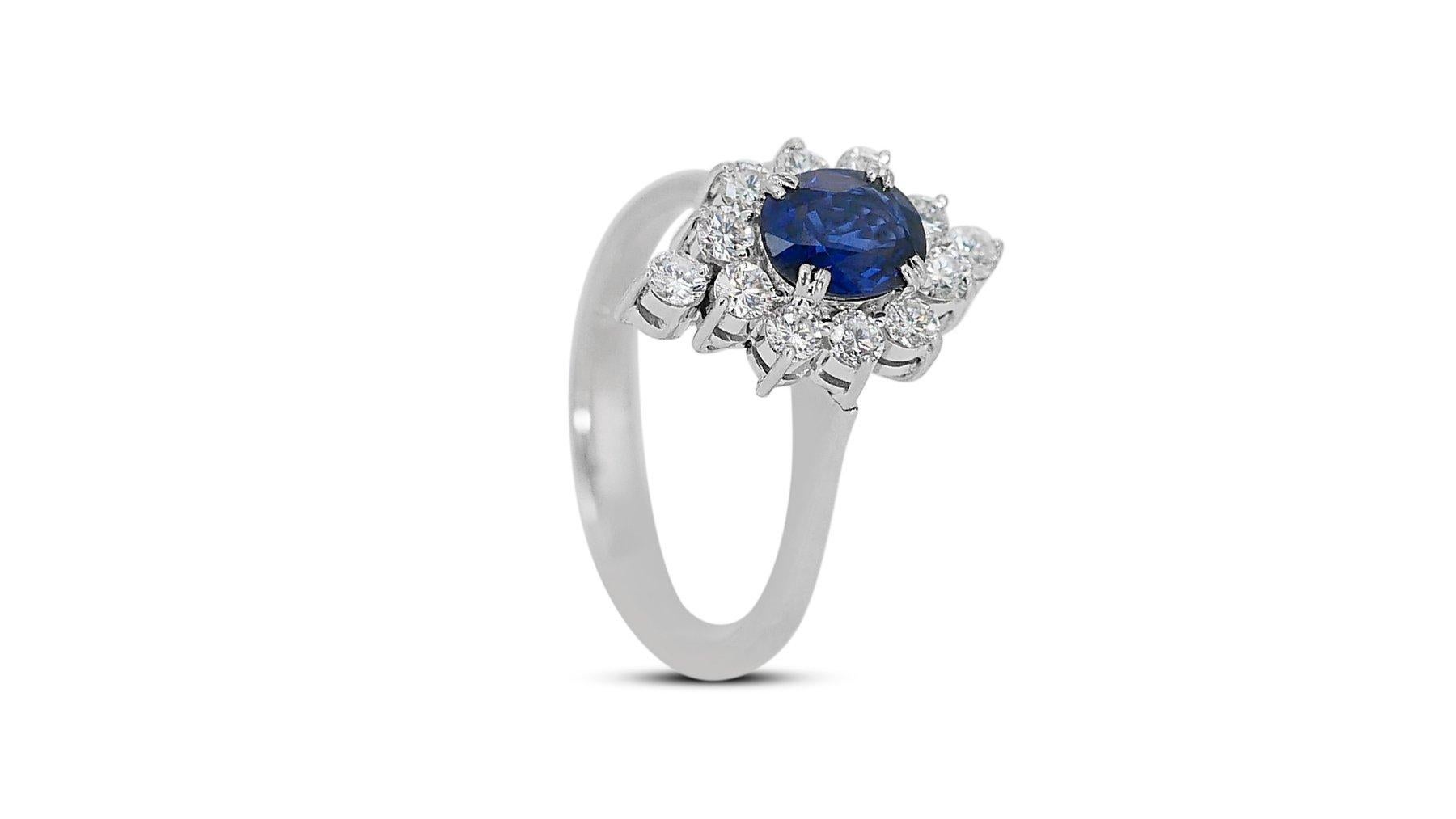 Lovely 1.37 carat oval natural sapphire ring in 18K white gold 3