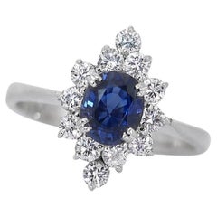 Lovely 1.37 carat oval natural sapphire ring in 18K white gold