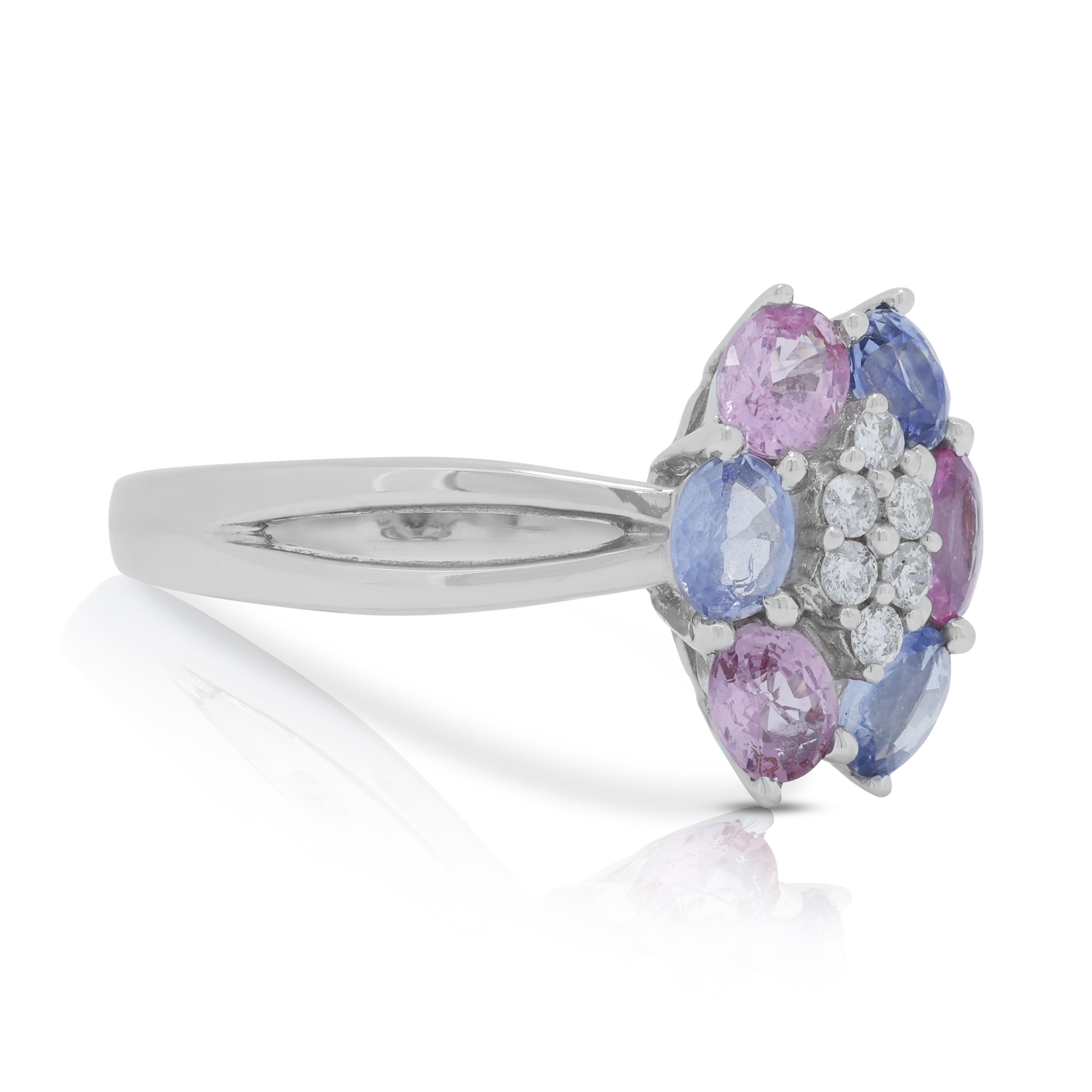 Lovely 1.50ct Pink and Blue Sapphires Ring with Side Diamonds in 18K White Gold In Excellent Condition For Sale In רמת גן, IL