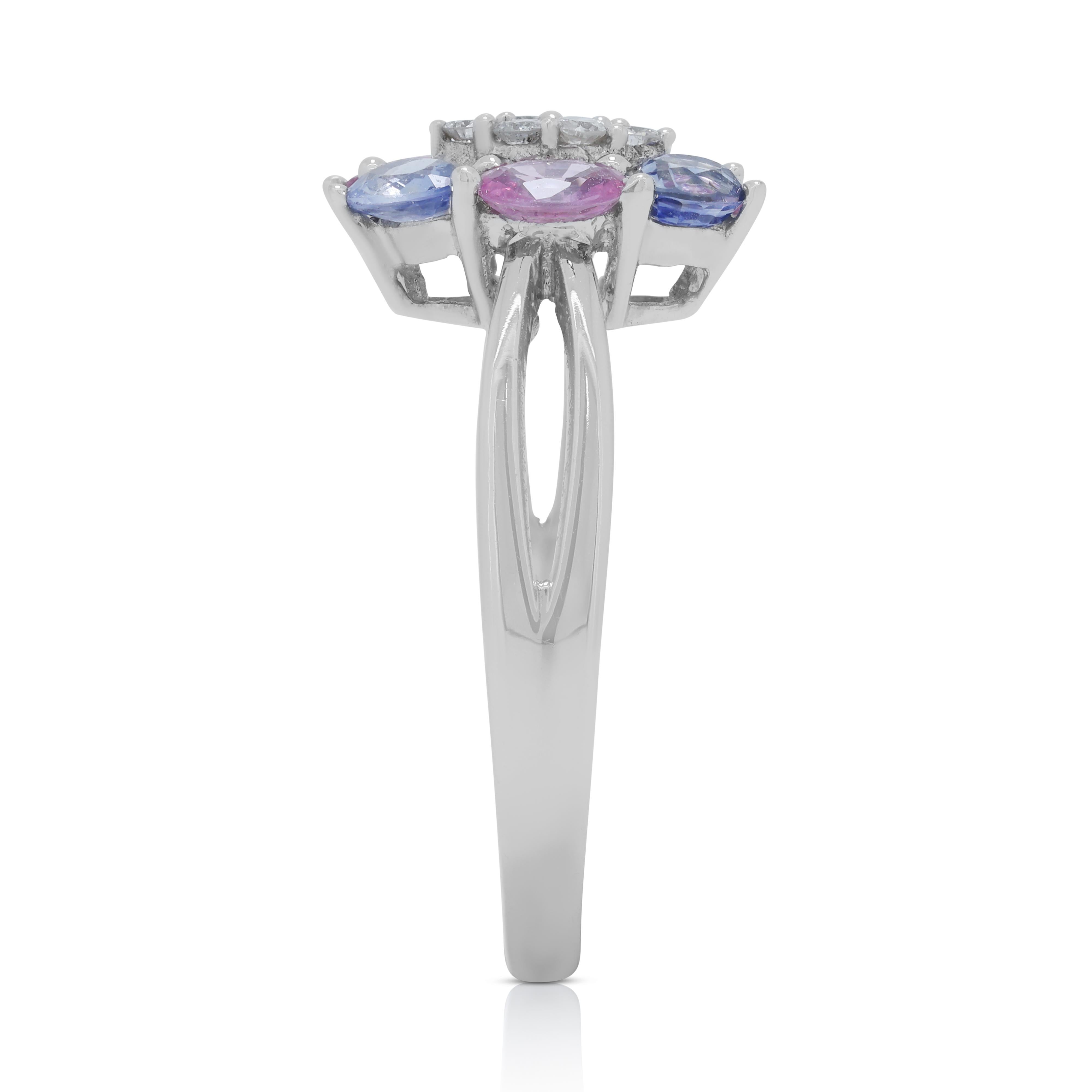 Lovely 1.50ct Pink and Blue Sapphires Ring with Side Diamonds in 18K White Gold For Sale 1