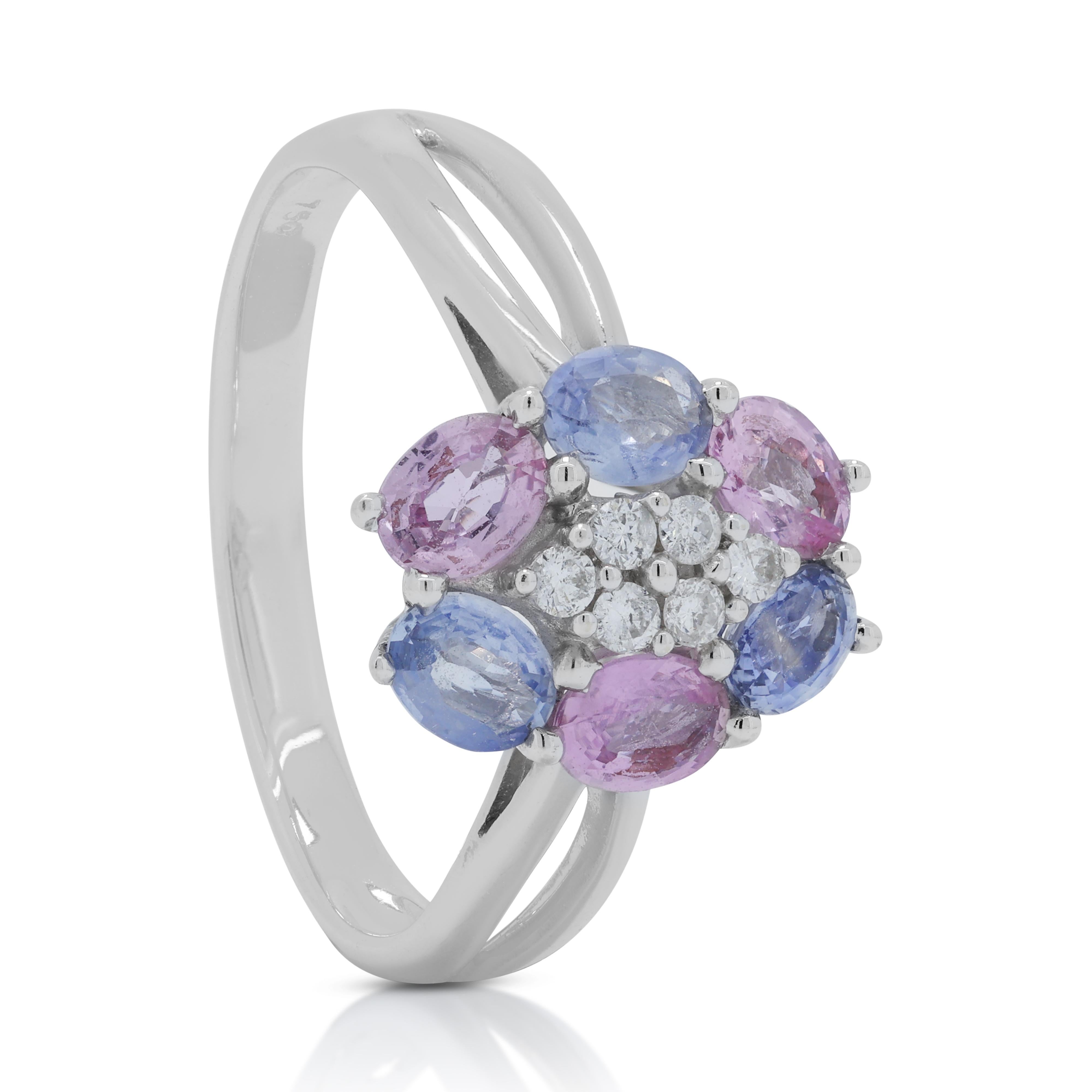 Lovely 1.50ct Pink and Blue Sapphires Ring with Side Diamonds in 18K White Gold For Sale 2