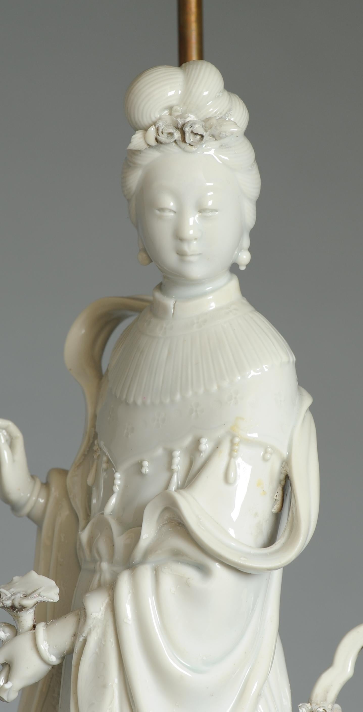 Lovely 17/18C Dehua Blanc de Chine Guanyin Statue China Chinese made into a lamp For Sale 10