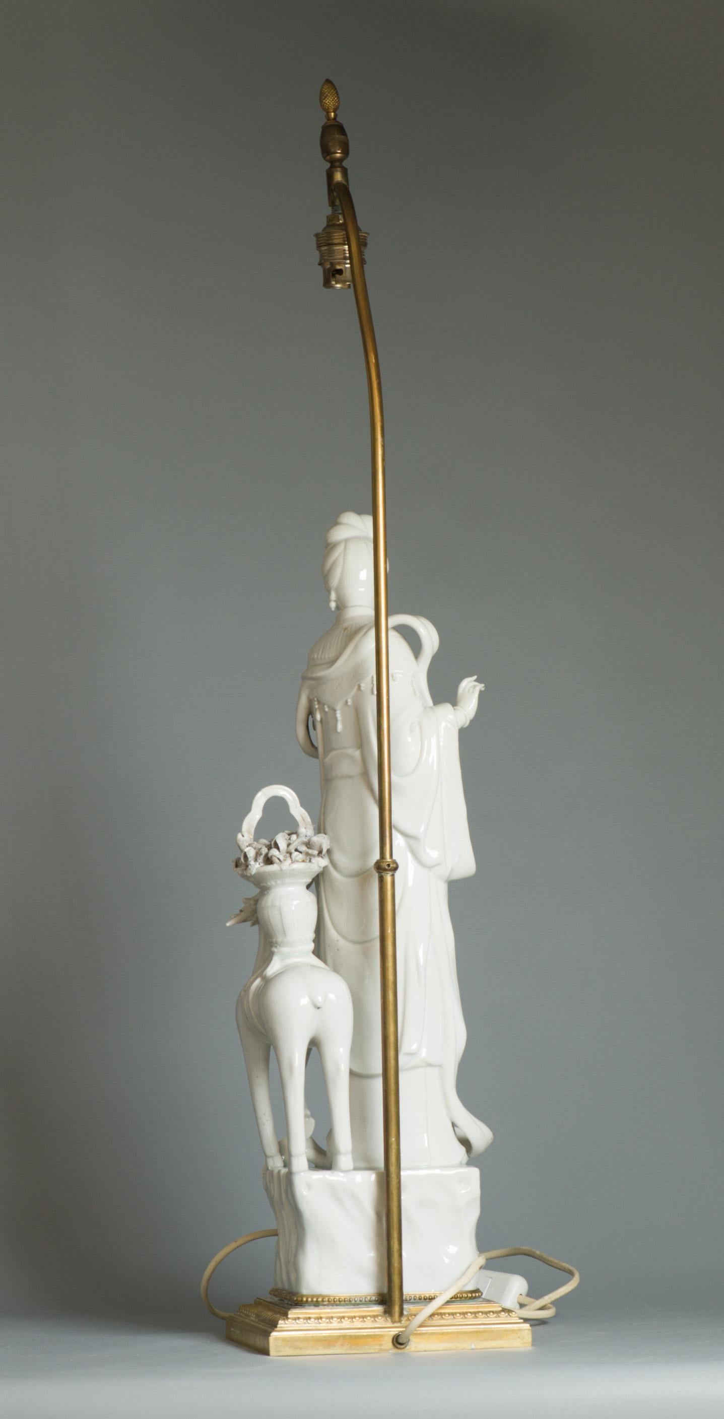 Lovely 17/18C Dehua Blanc de Chine Guanyin Statue China Chinese made into a lamp For Sale 11
