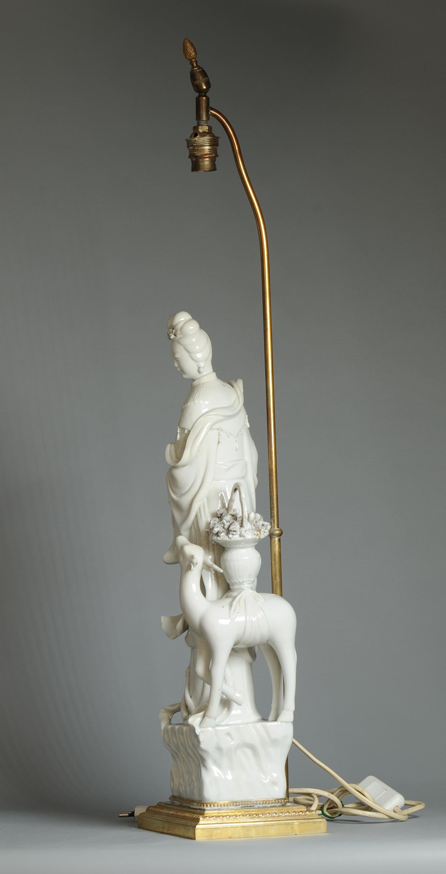 Lovely 17/18C Dehua Blanc de Chine Guanyin Statue China Chinese made into a lamp For Sale 12