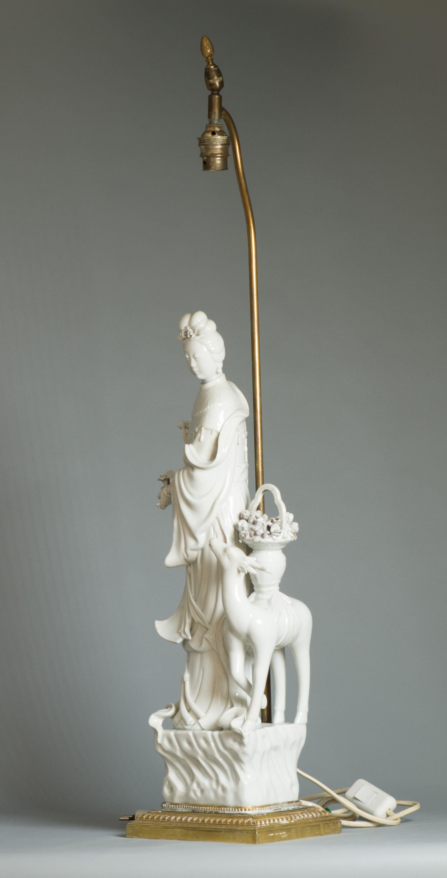 Lovely 17/18C Dehua Blanc de Chine Guanyin Statue China Chinese made into a lamp For Sale 13
