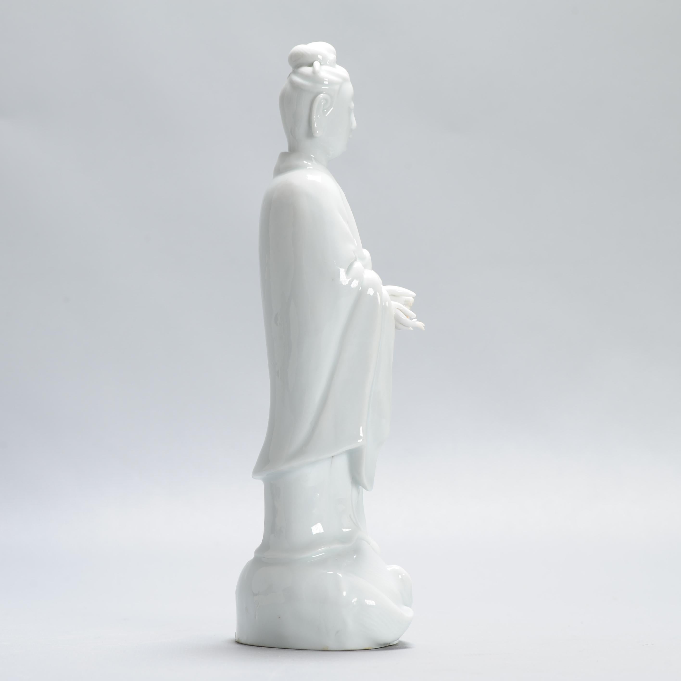 Lovely 17/18th century Dehua Blanc de Chine Guanyin Statue China Chinese 4