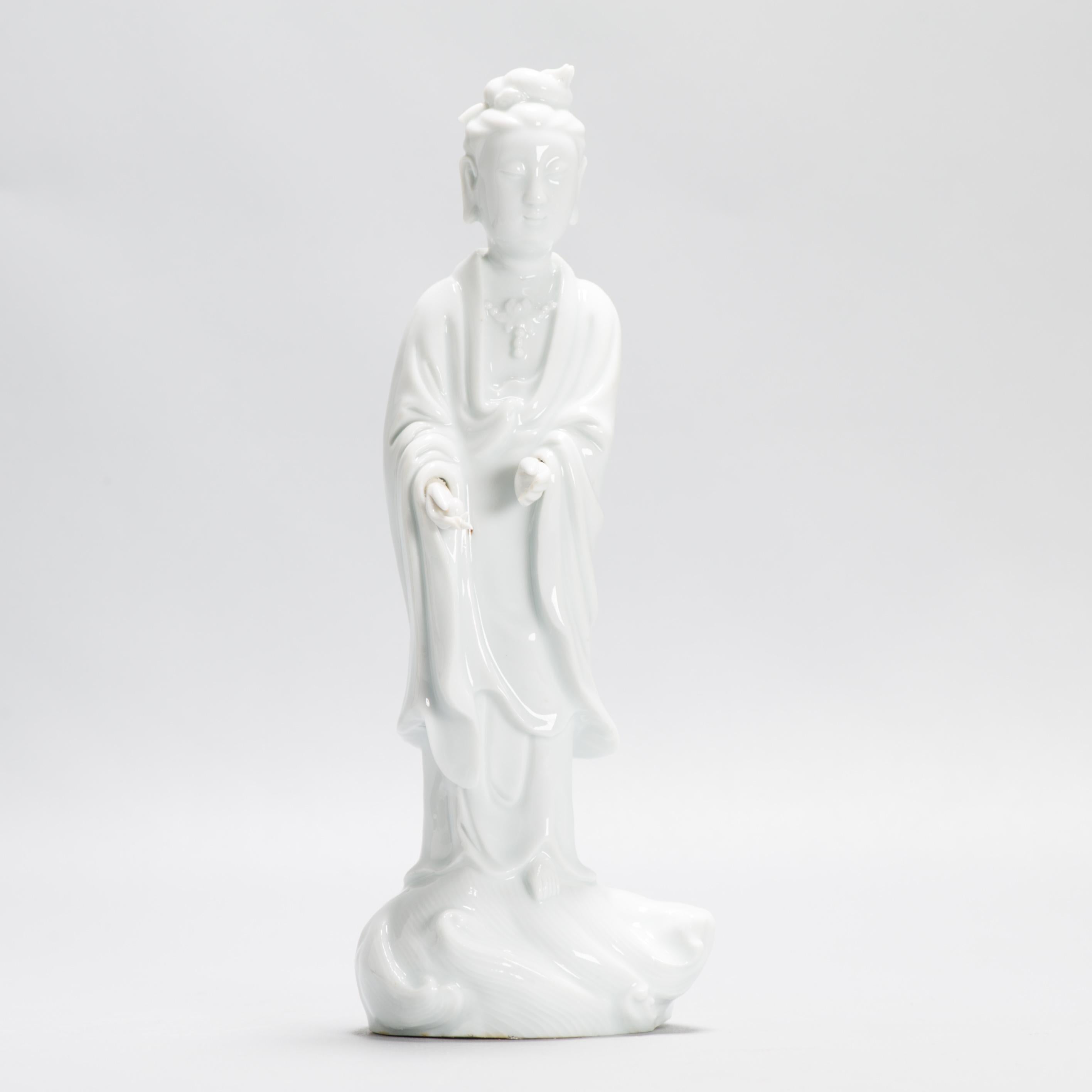 Lovely 17/18th century Dehua Blanc de Chine Guanyin Statue China Chinese 6