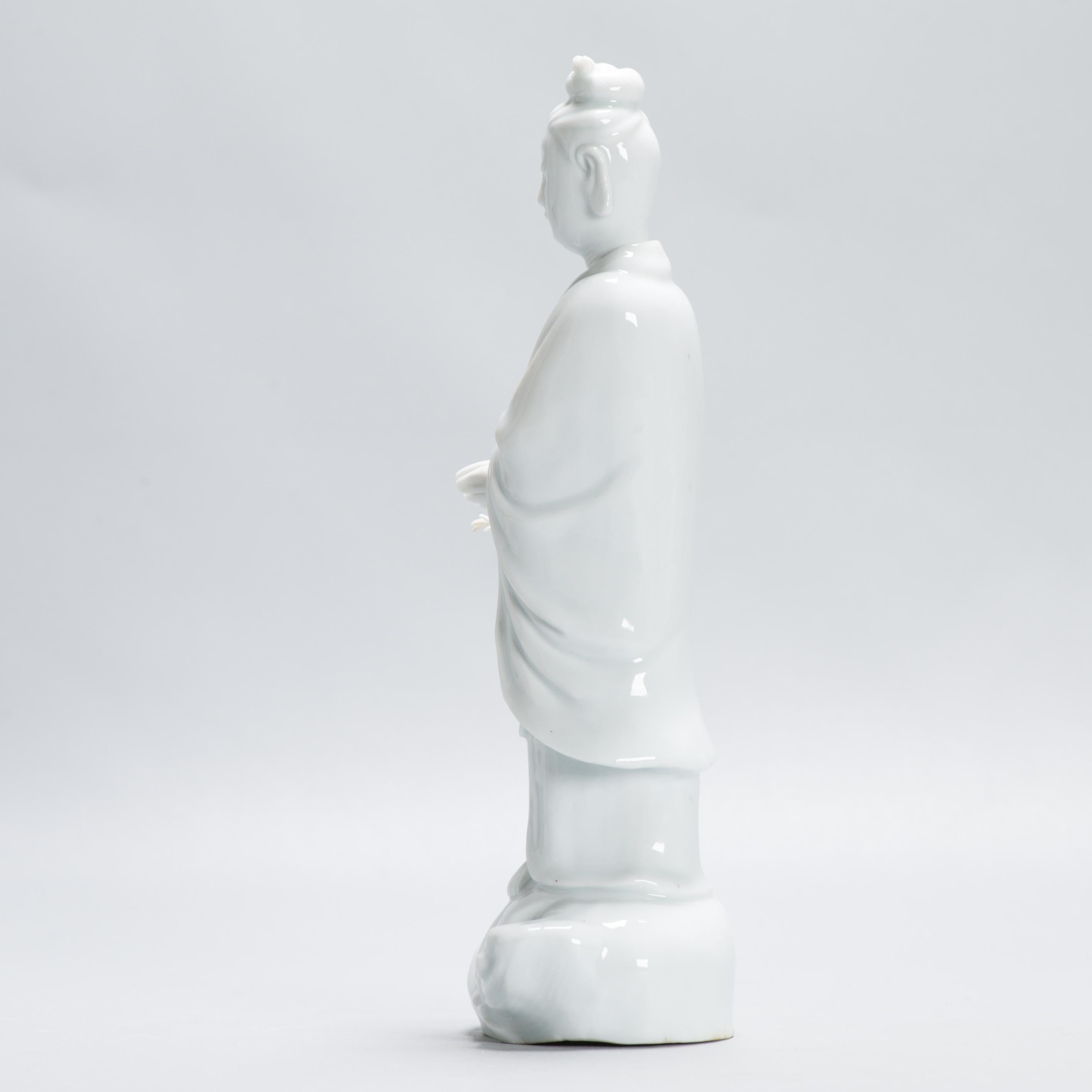 18th Century and Earlier Lovely 17/18th century Dehua Blanc de Chine Guanyin Statue China Chinese