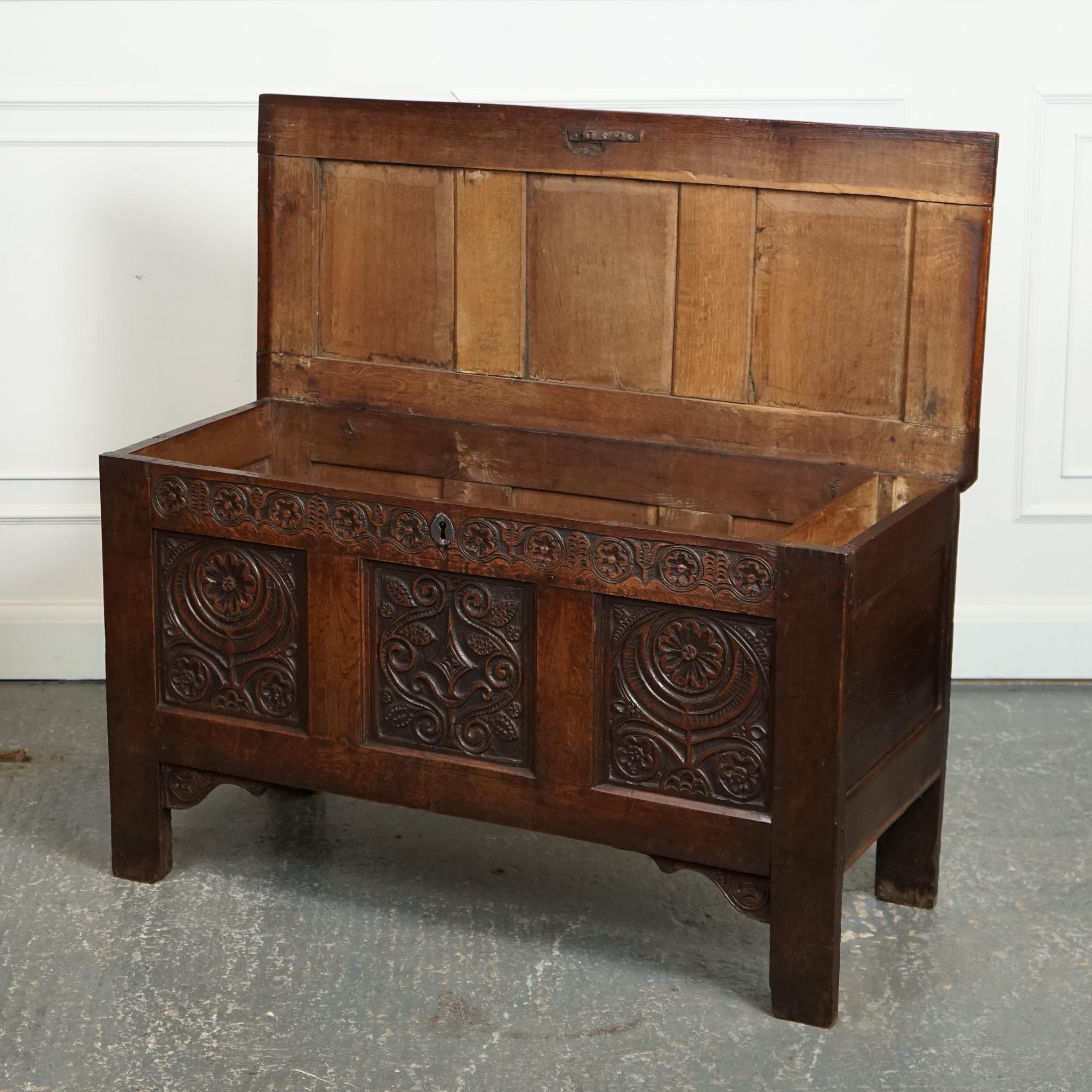 British LOVELY 17TH CENTURY CARVED ANTIQUE OAK TRUNK CHEST COFFER j1 For Sale