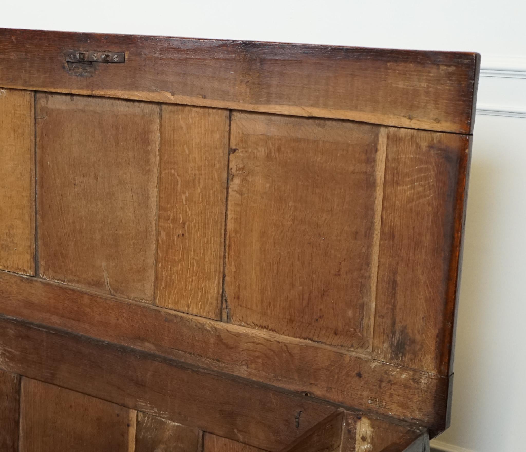 18th Century and Earlier LOVELY 17TH CENTURY CARVED ANTIQUE OAK TRUNK CHEST COFFER j1 For Sale