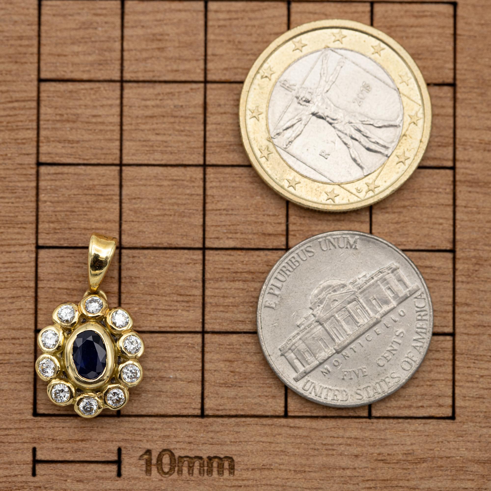 Brilliant Cut lovely 18k gold Vintage diamond & sapphire pendant - Diamond floral charm For Sale