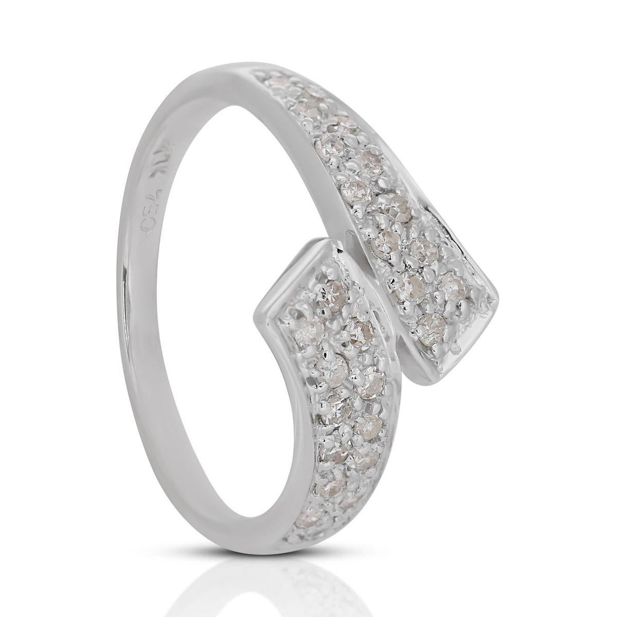 Lovely 18K White Gold Diamond Ring with 0.26ct Natural Diamond For Sale 3