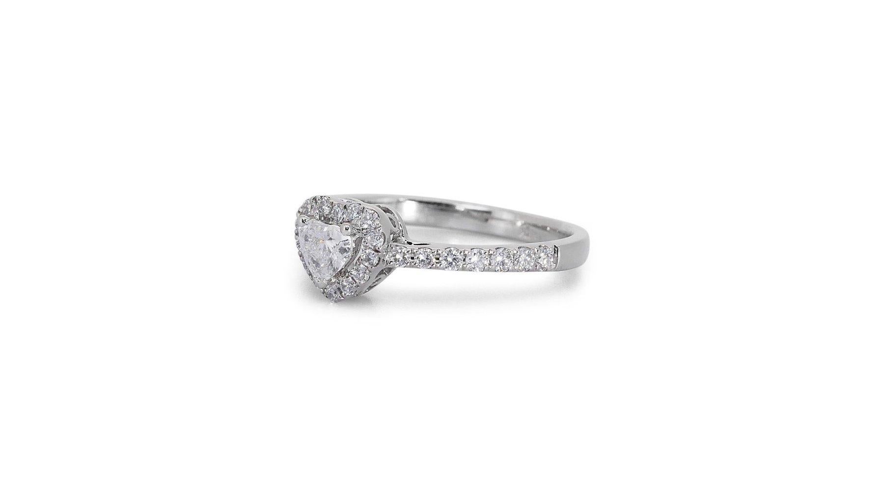 Taille cœur Jolie bague en or blanc 18 carats avec halo de diamants naturels de 1,01 carat, certifiée GIA en vente