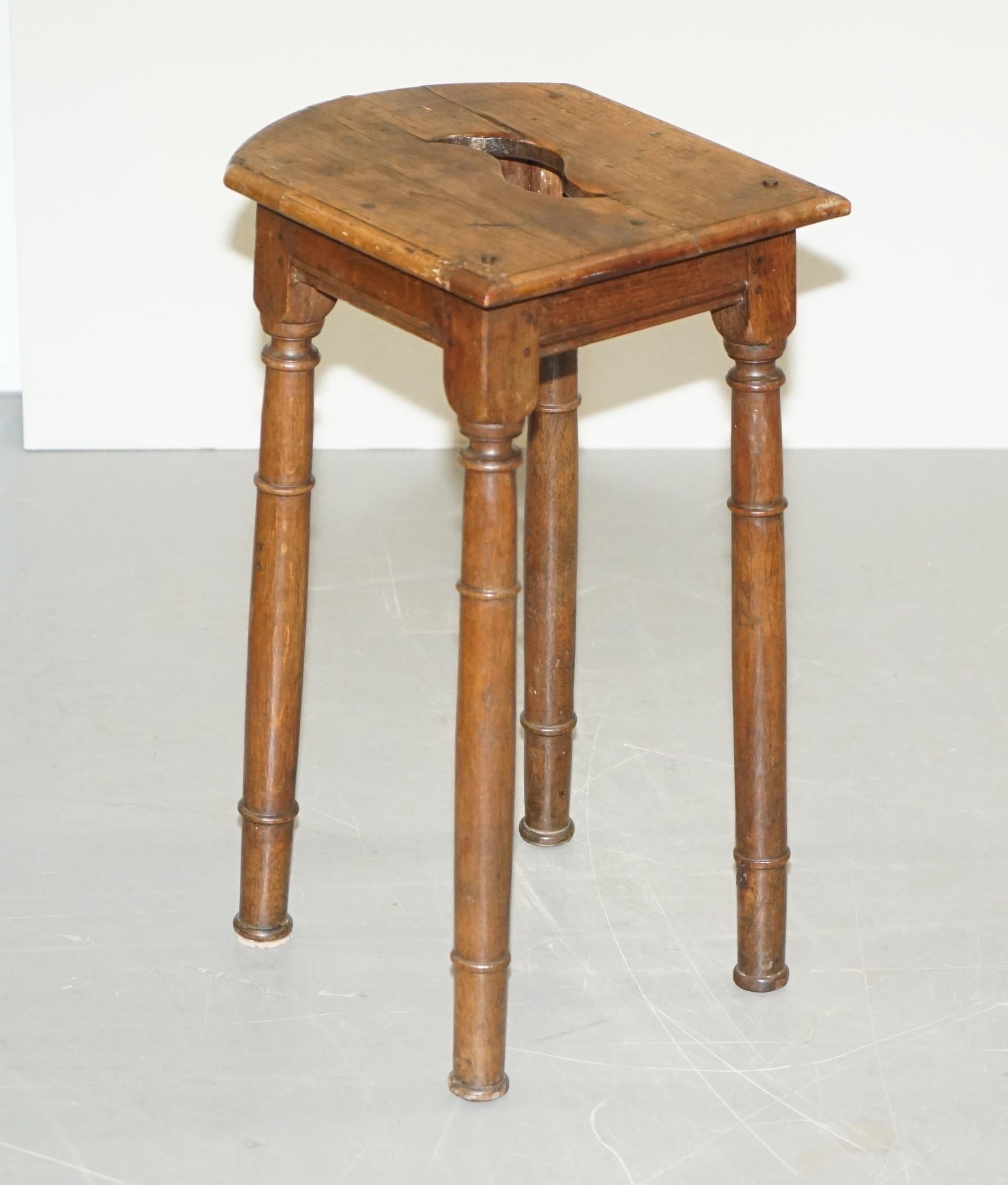 We are delighted to offer for sale this stunning 18th century Dutch oak artist bar stool with handle top

A very good looking period 18th century Dutch stool, it has the rare handle cutout to the top and curved front, I’ve never seen this exact